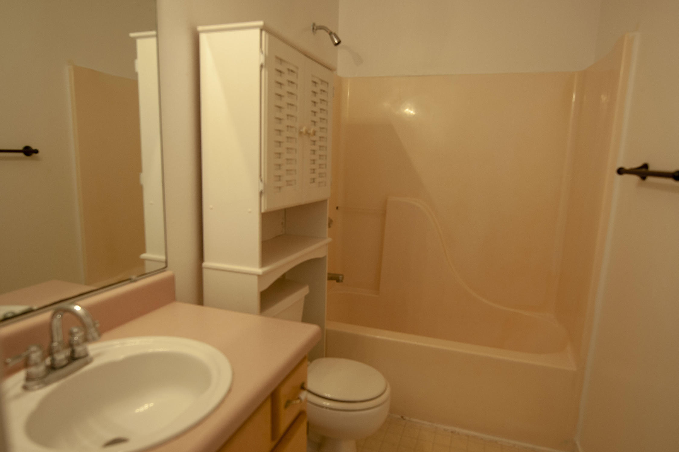 HILLCREST S/D LOT 3 - Residential