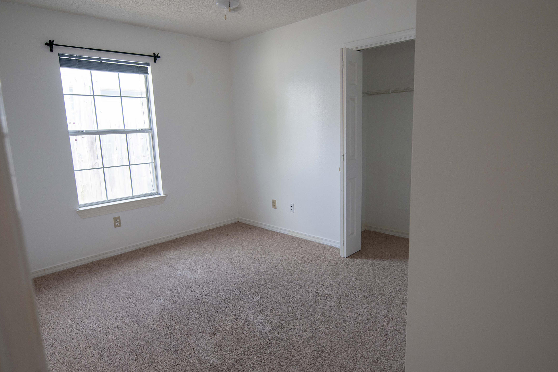 HILLCREST S/D LOT 3 - Residential