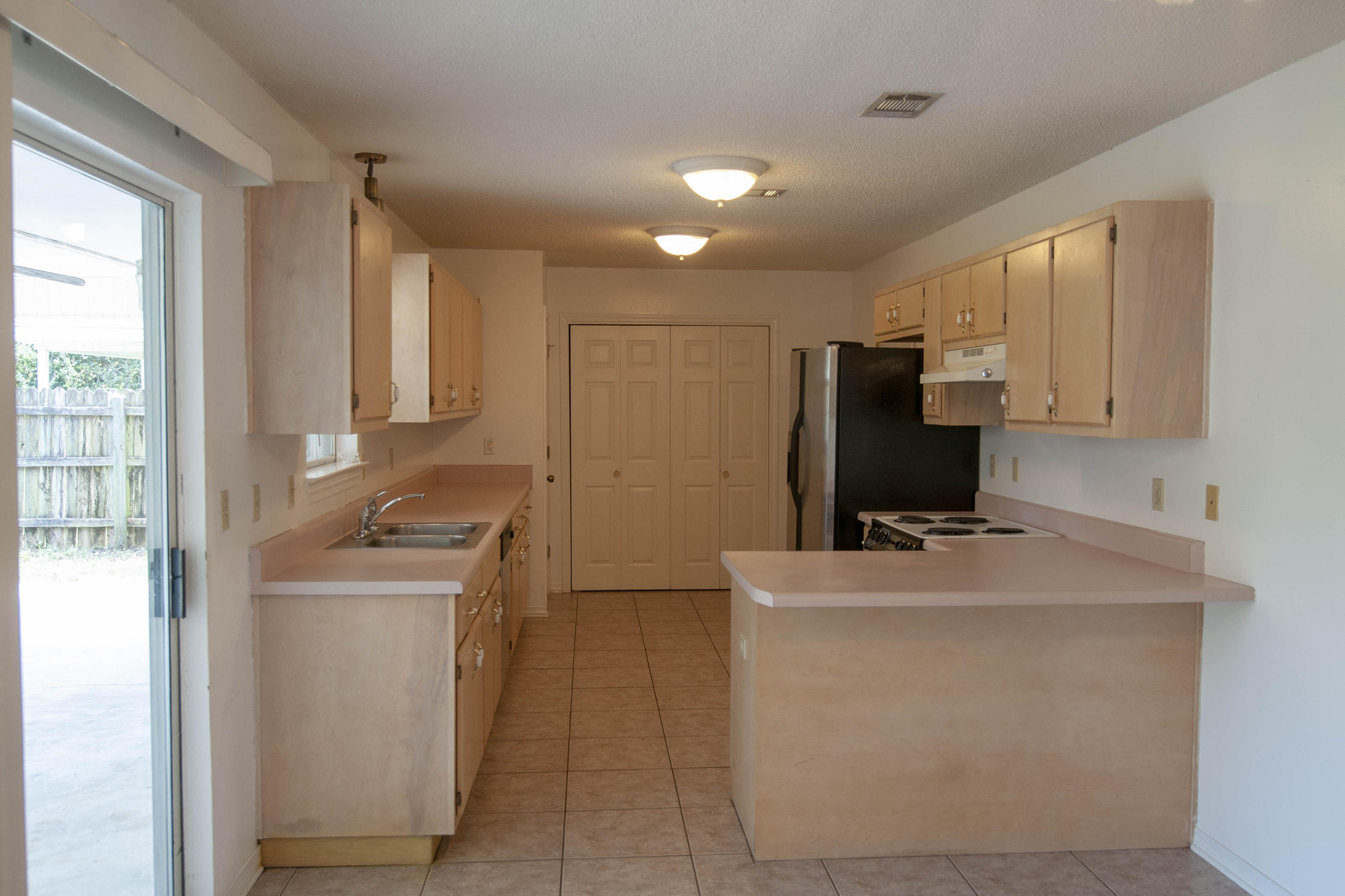 HILLCREST S/D LOT 3 - Residential