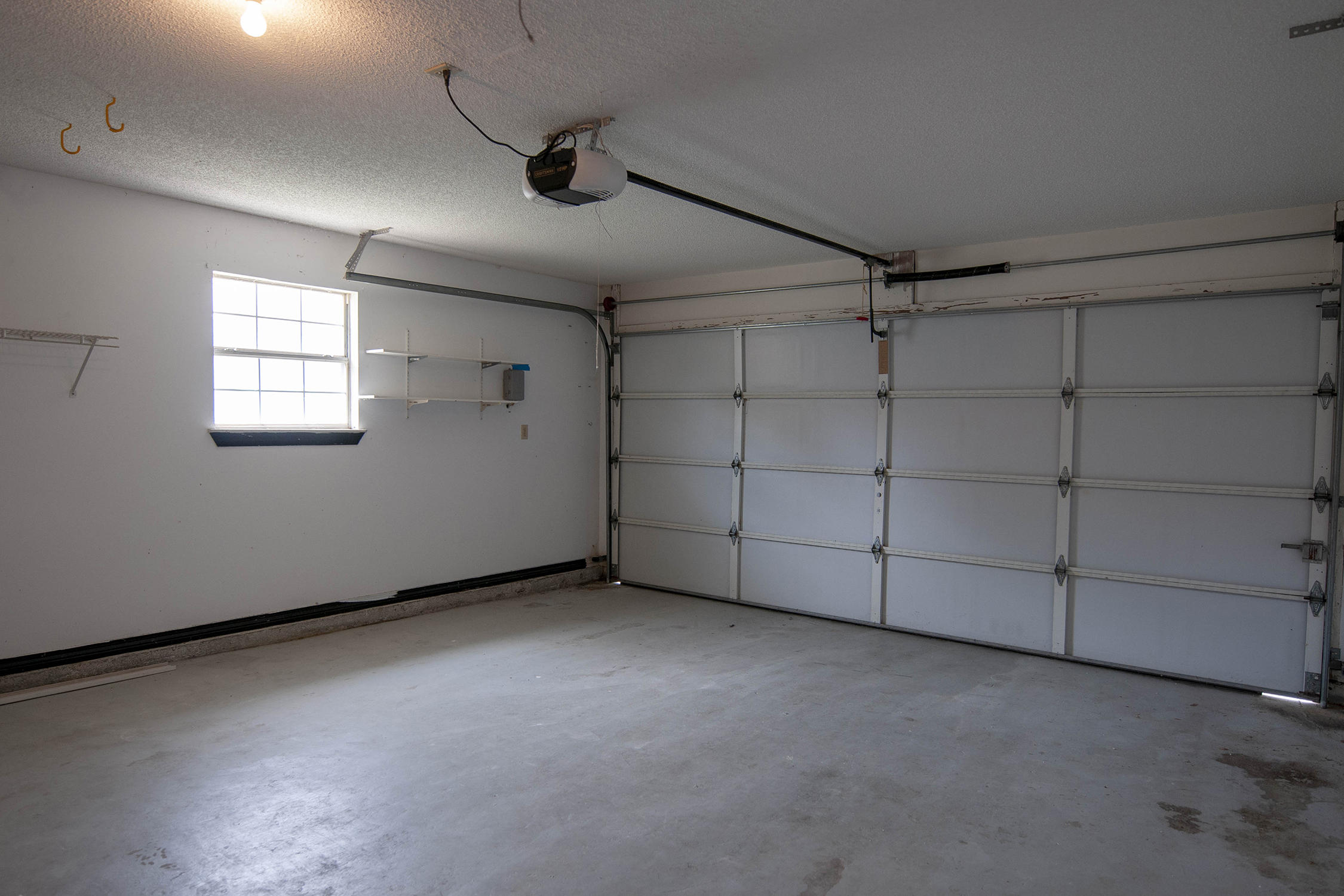 HILLCREST S/D LOT 3 - Residential