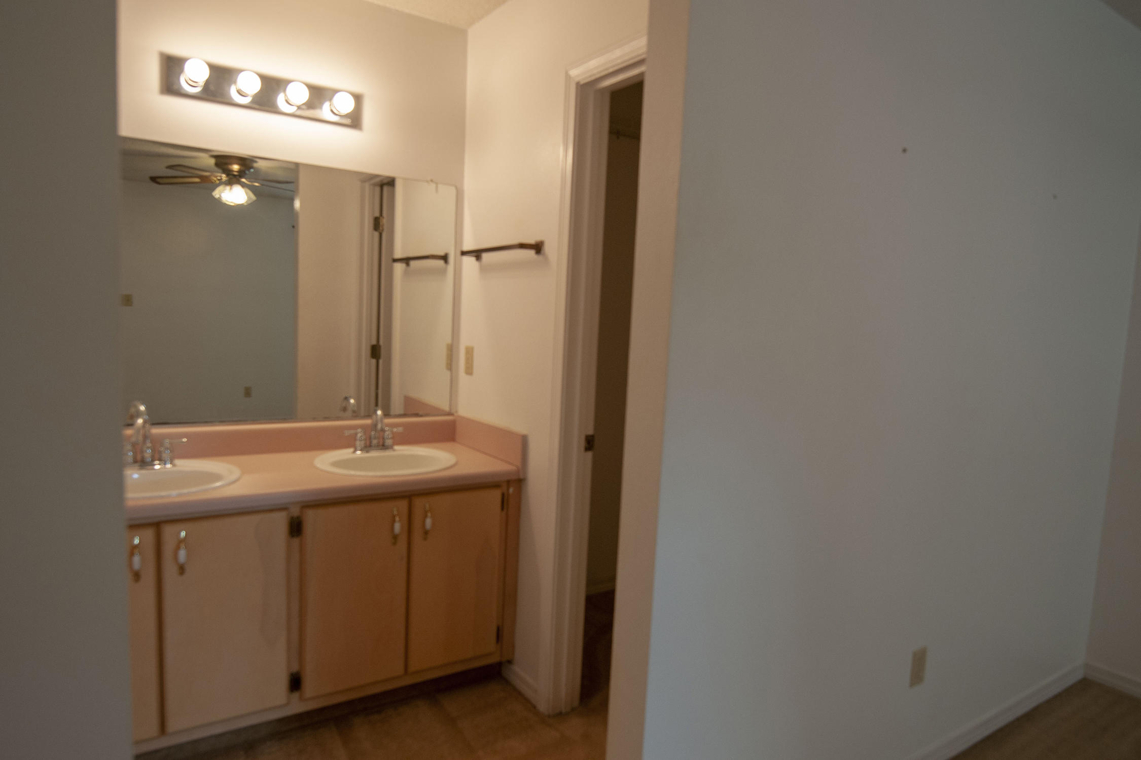 HILLCREST S/D LOT 3 - Residential