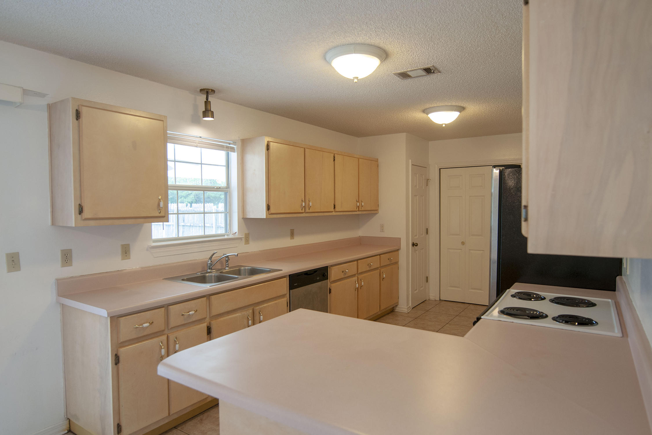 HILLCREST S/D LOT 3 - Residential