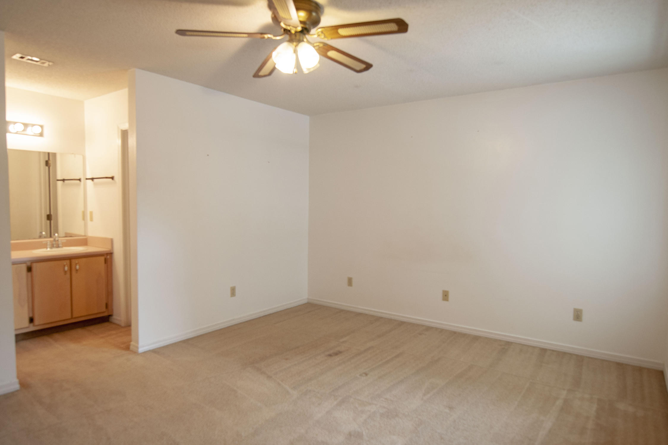 HILLCREST S/D LOT 3 - Residential