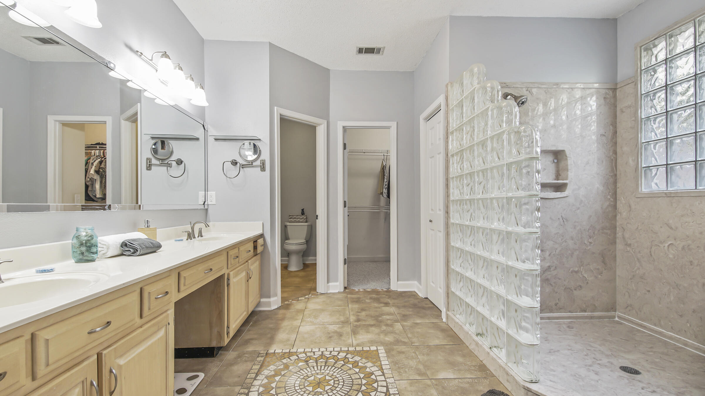 LAKE POINTE - Residential