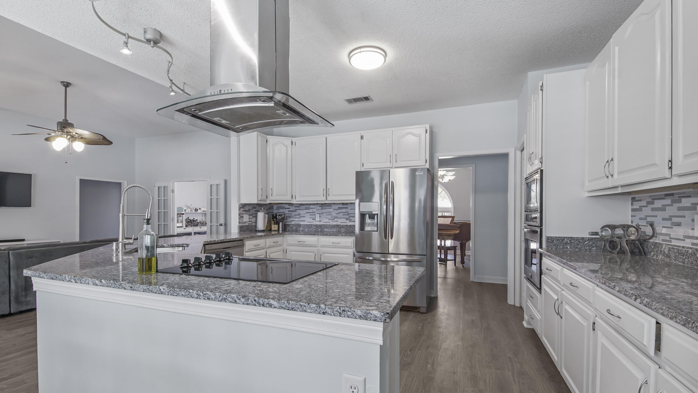 LAKE POINTE - Residential