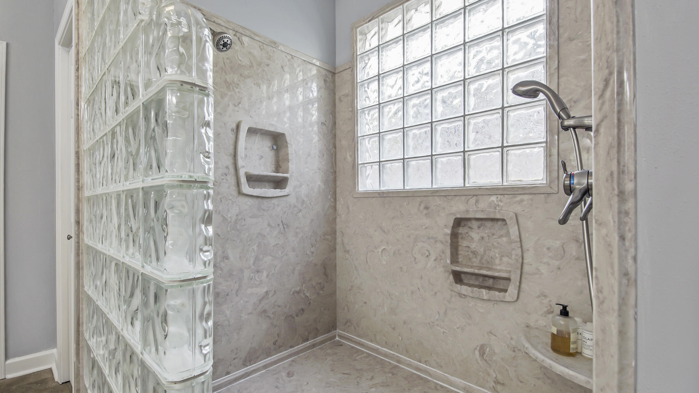 LAKE POINTE - Residential