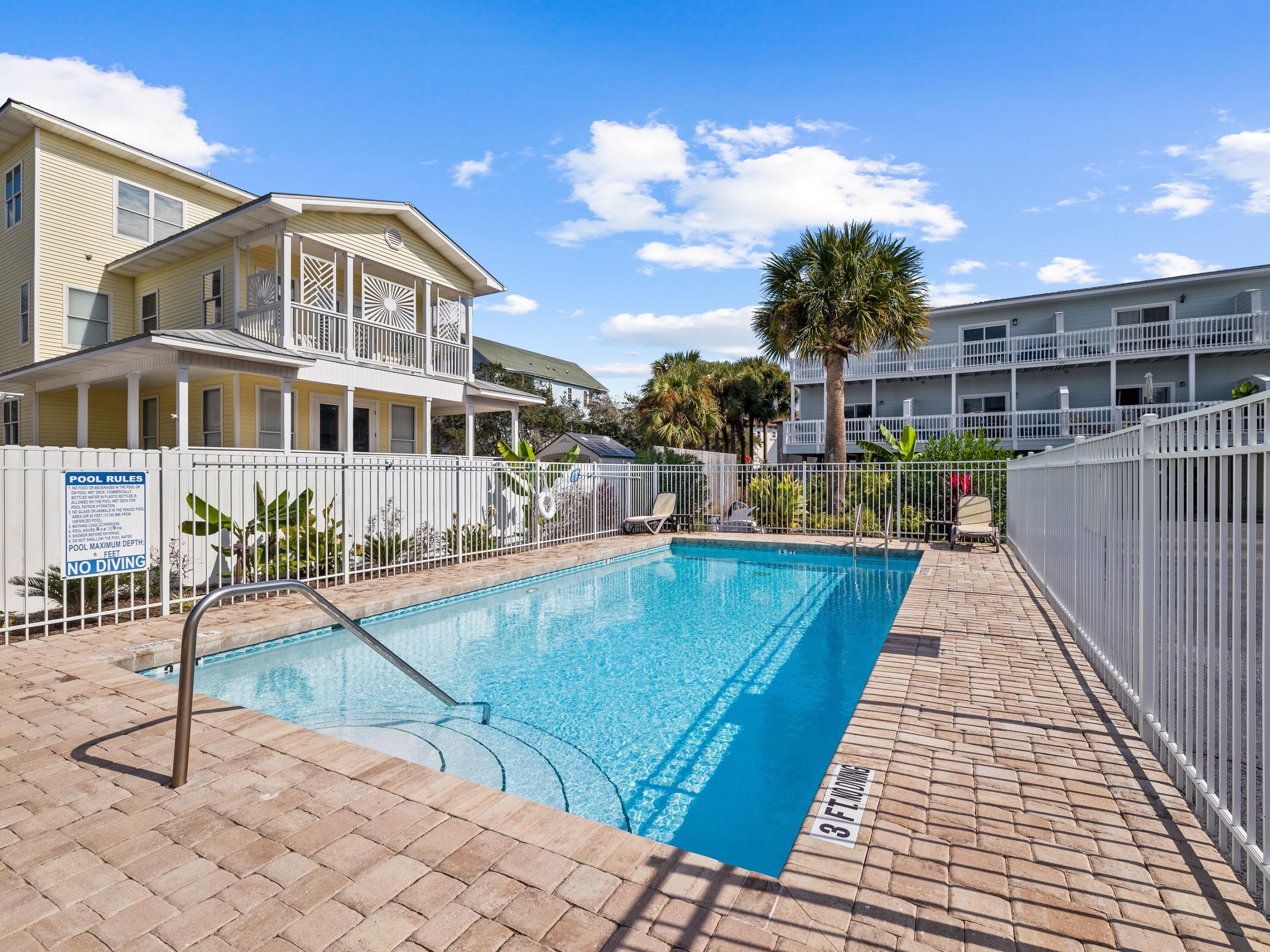 SANDCASTLES BY THE SEA T/H PH 1 - Residential