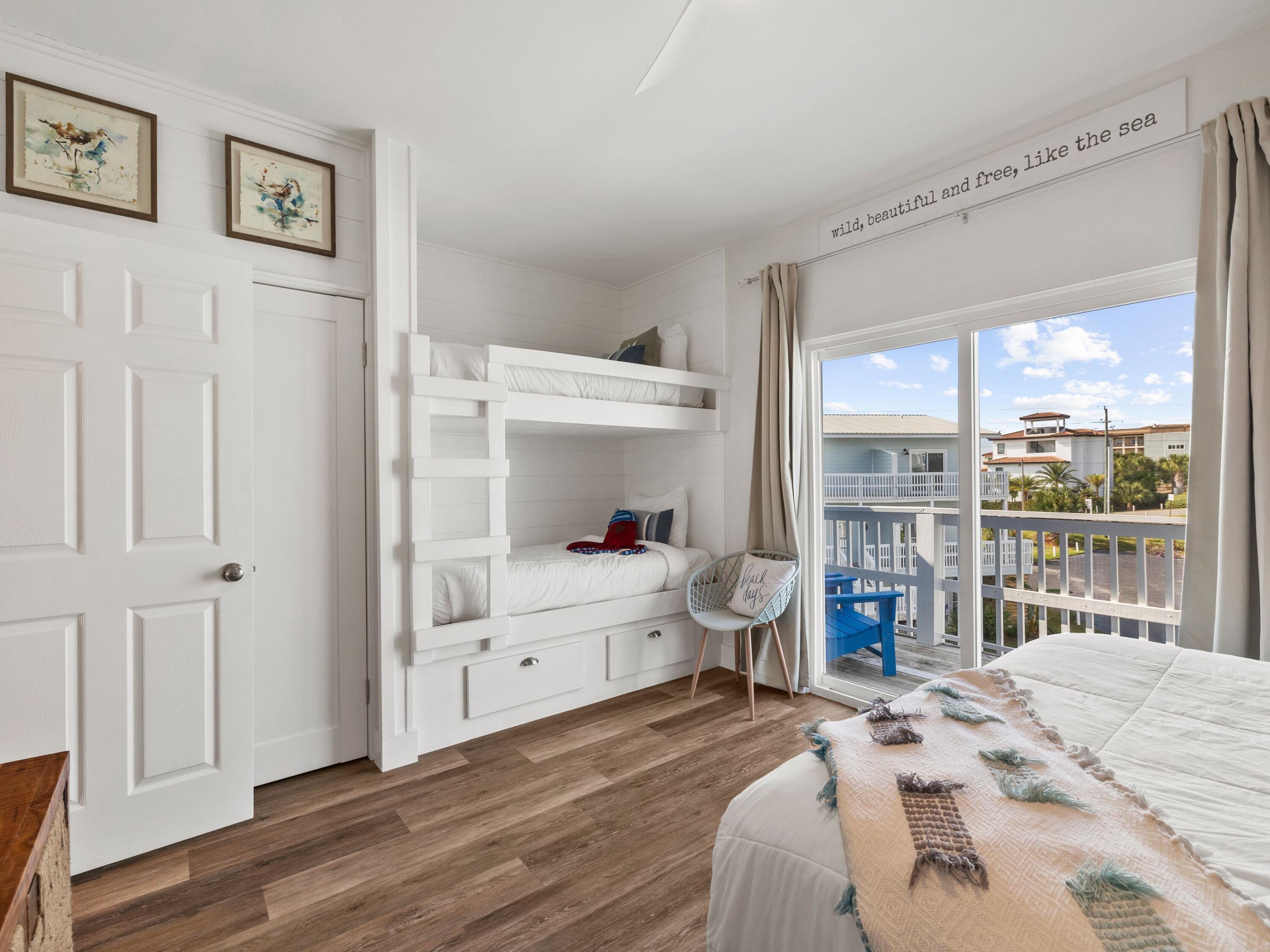 SANDCASTLES BY THE SEA T/H PH 1 - Residential