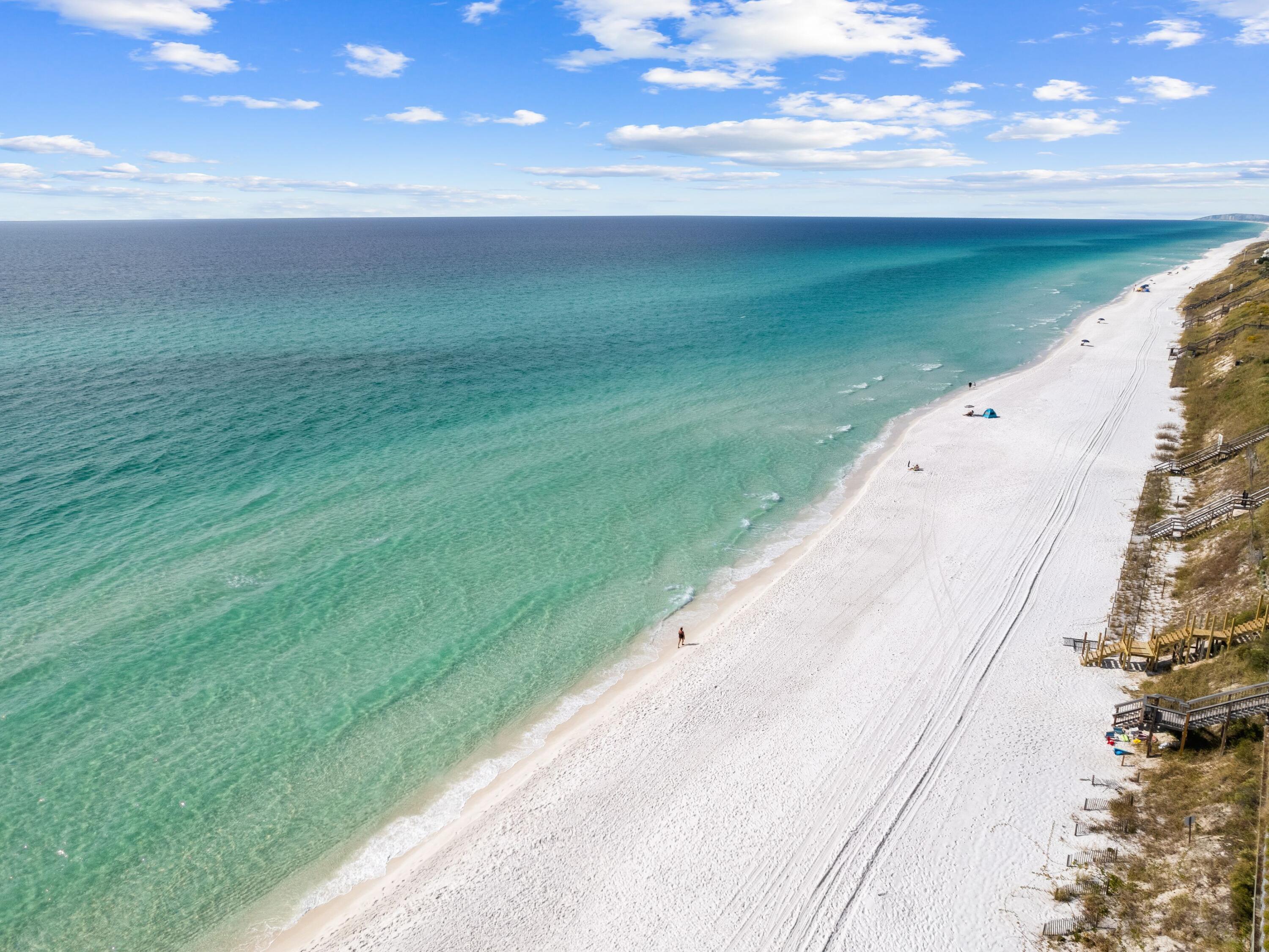 SANDCASTLES BY THE SEA T/H PH 1 - Residential