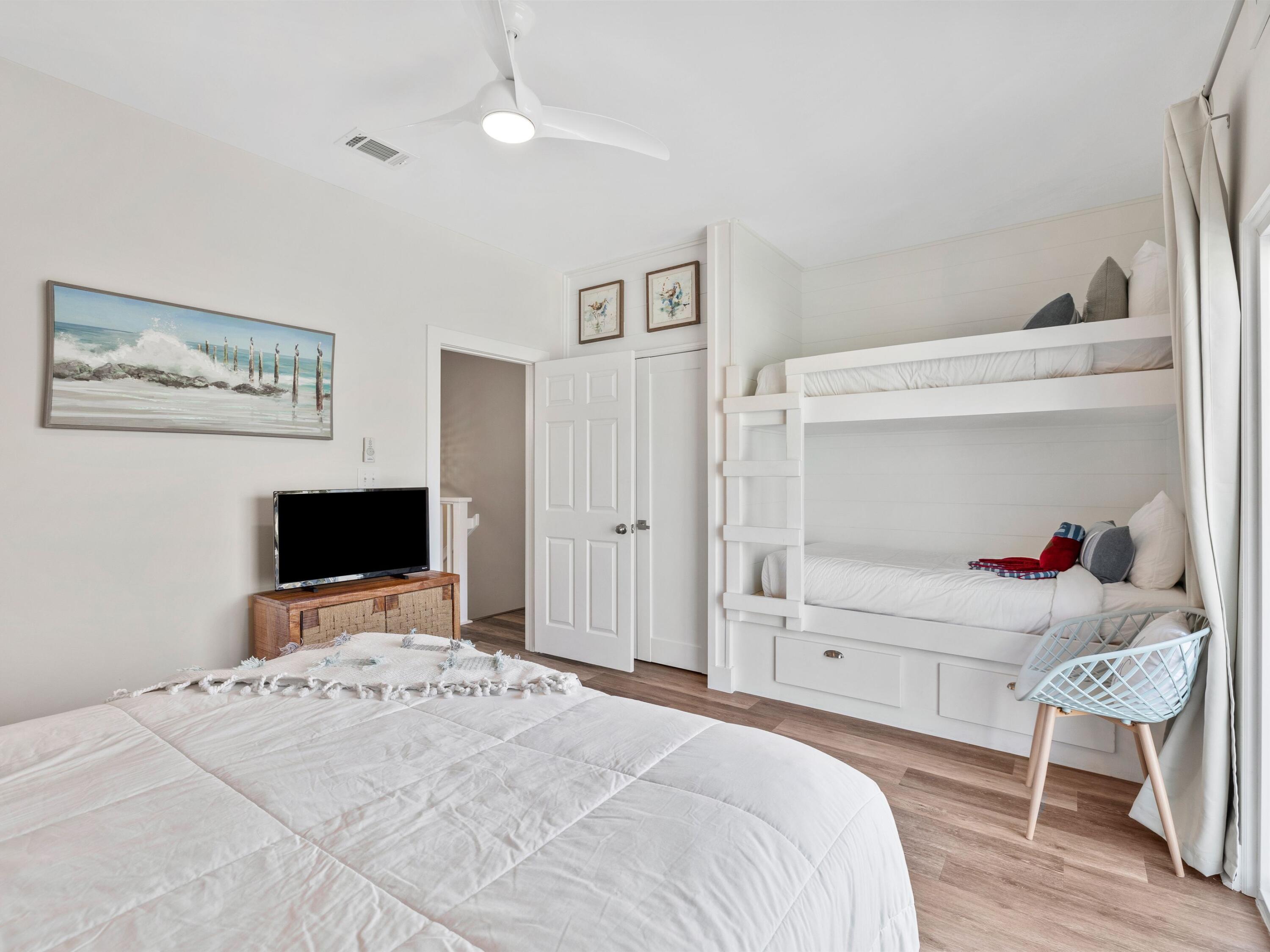 SANDCASTLES BY THE SEA T/H PH 1 - Residential