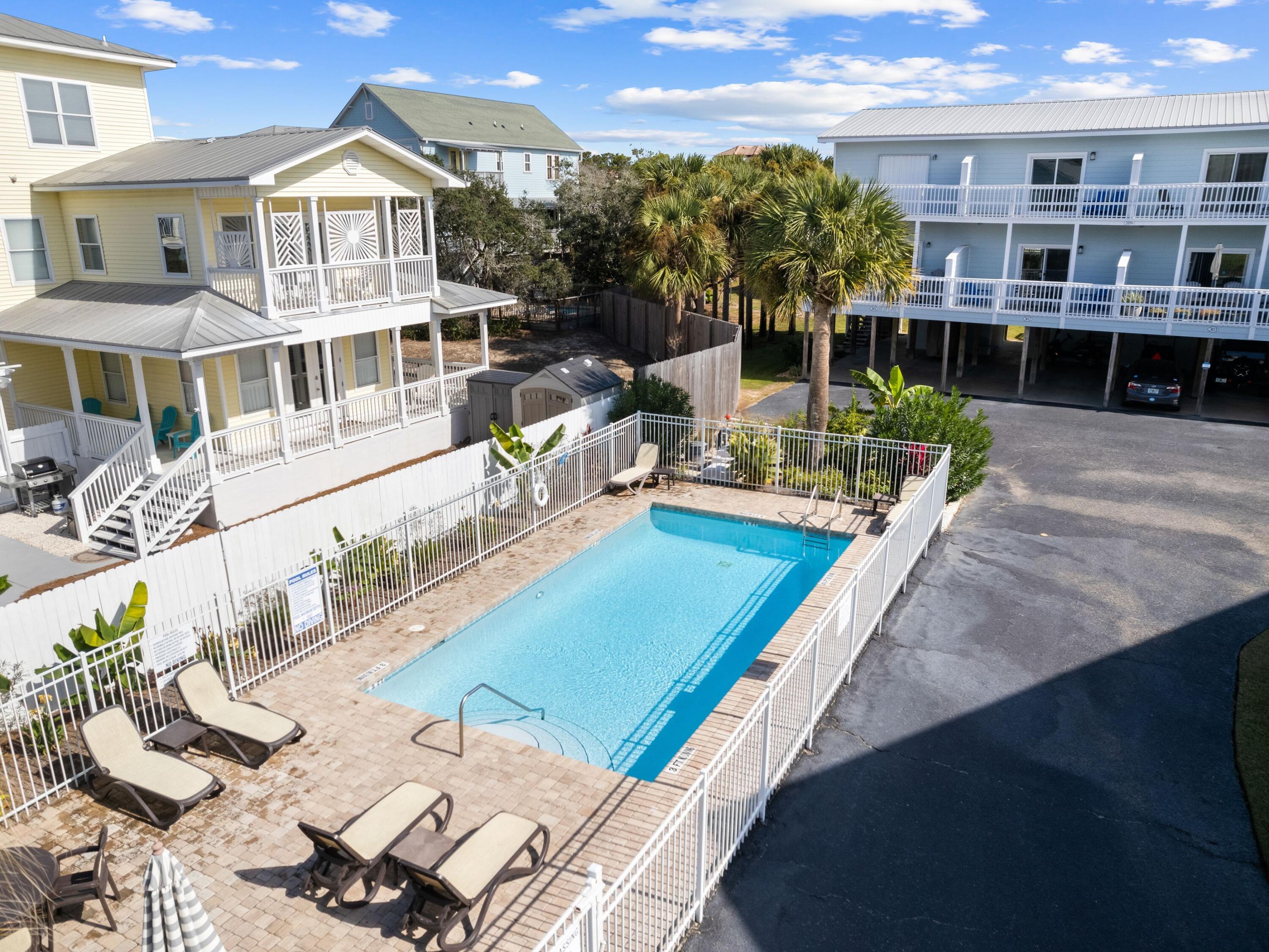 SANDCASTLES BY THE SEA T/H PH 1 - Residential