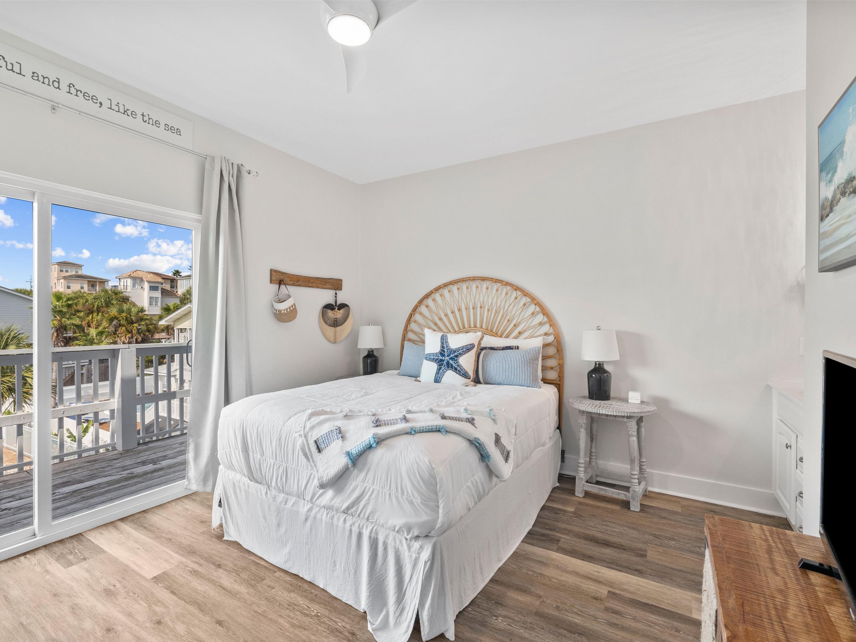 SANDCASTLES BY THE SEA T/H PH 1 - Residential