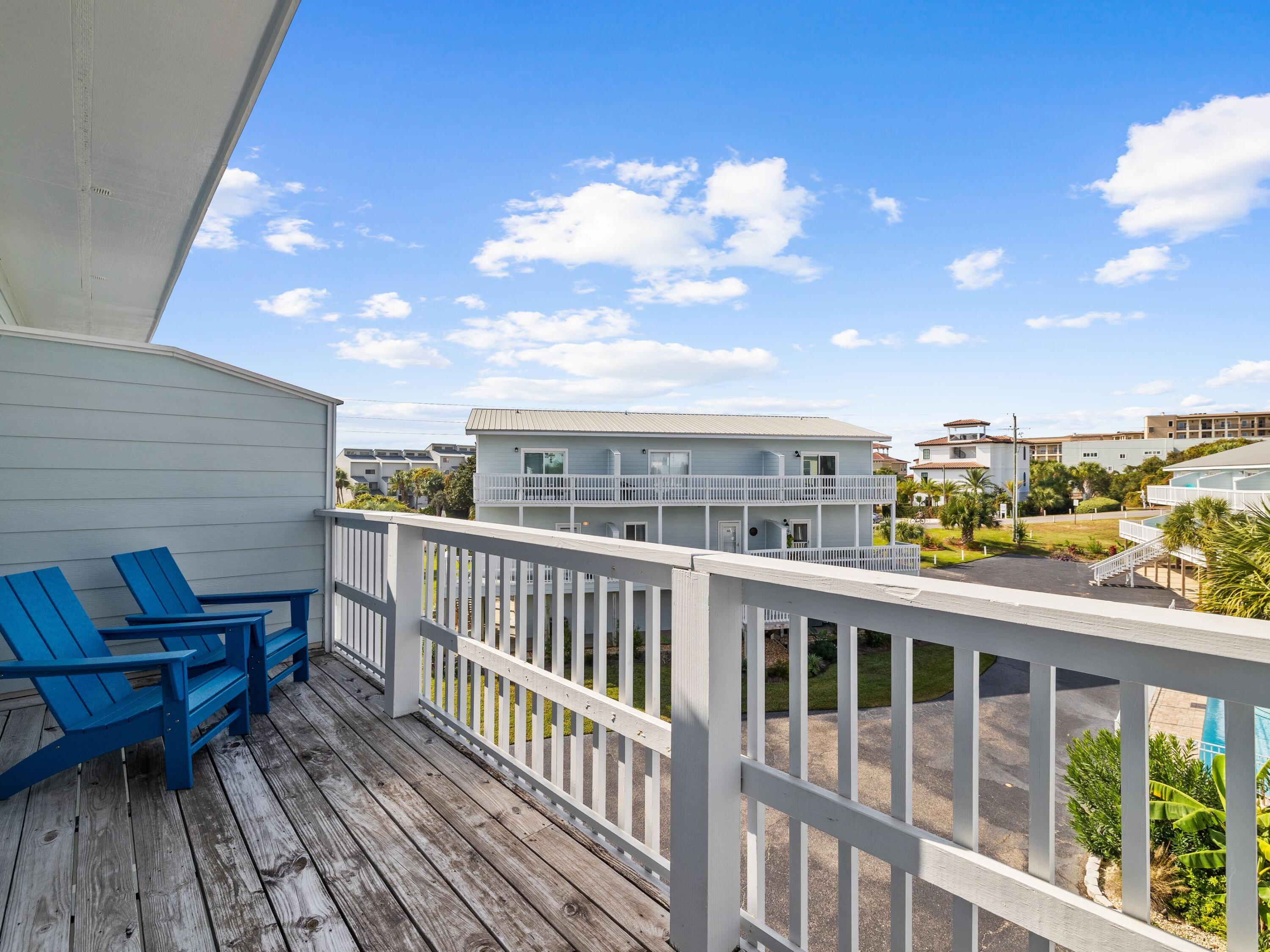 SANDCASTLES BY THE SEA T/H PH 1 - Residential