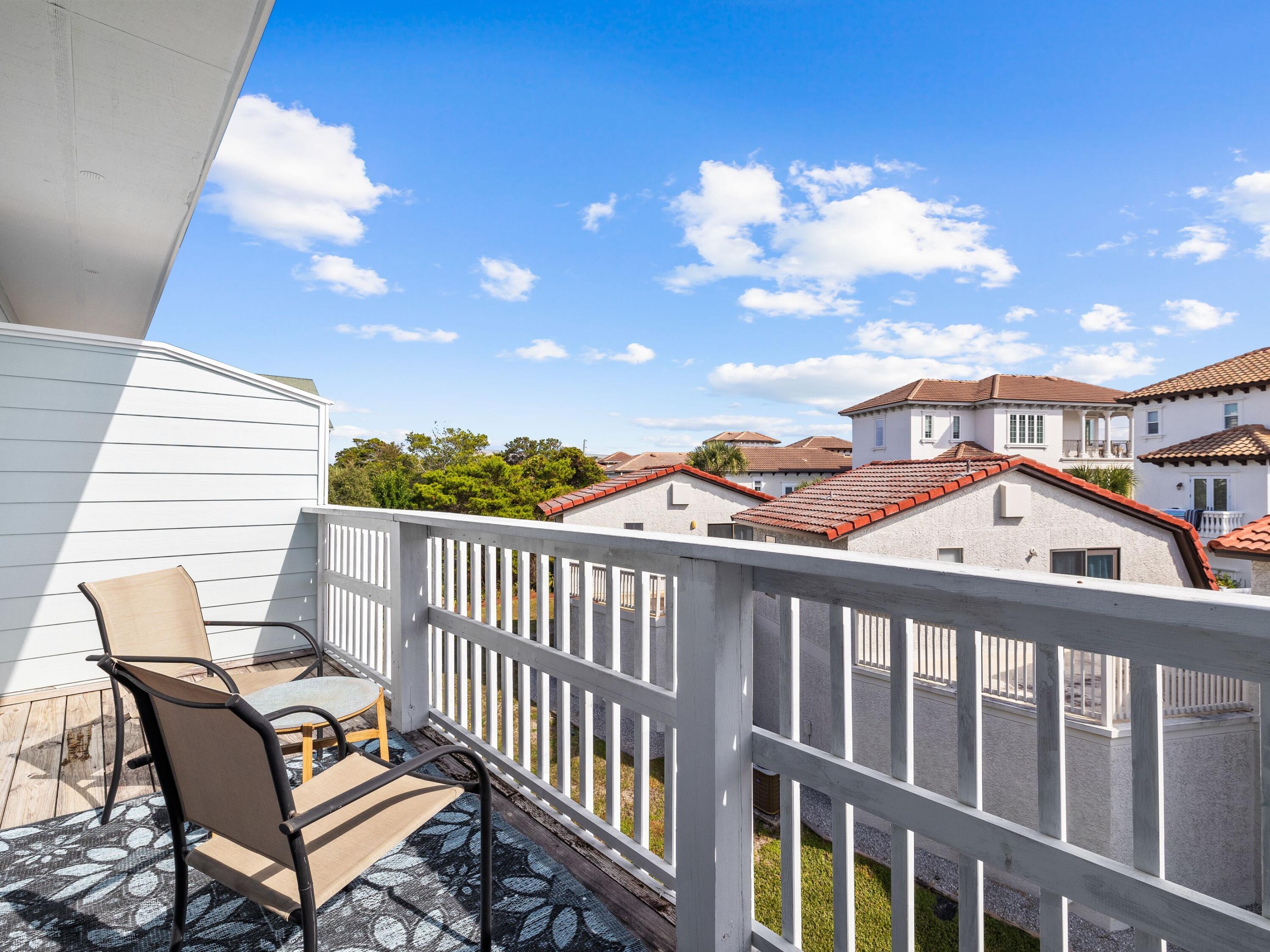 SANDCASTLES BY THE SEA T/H PH 1 - Residential