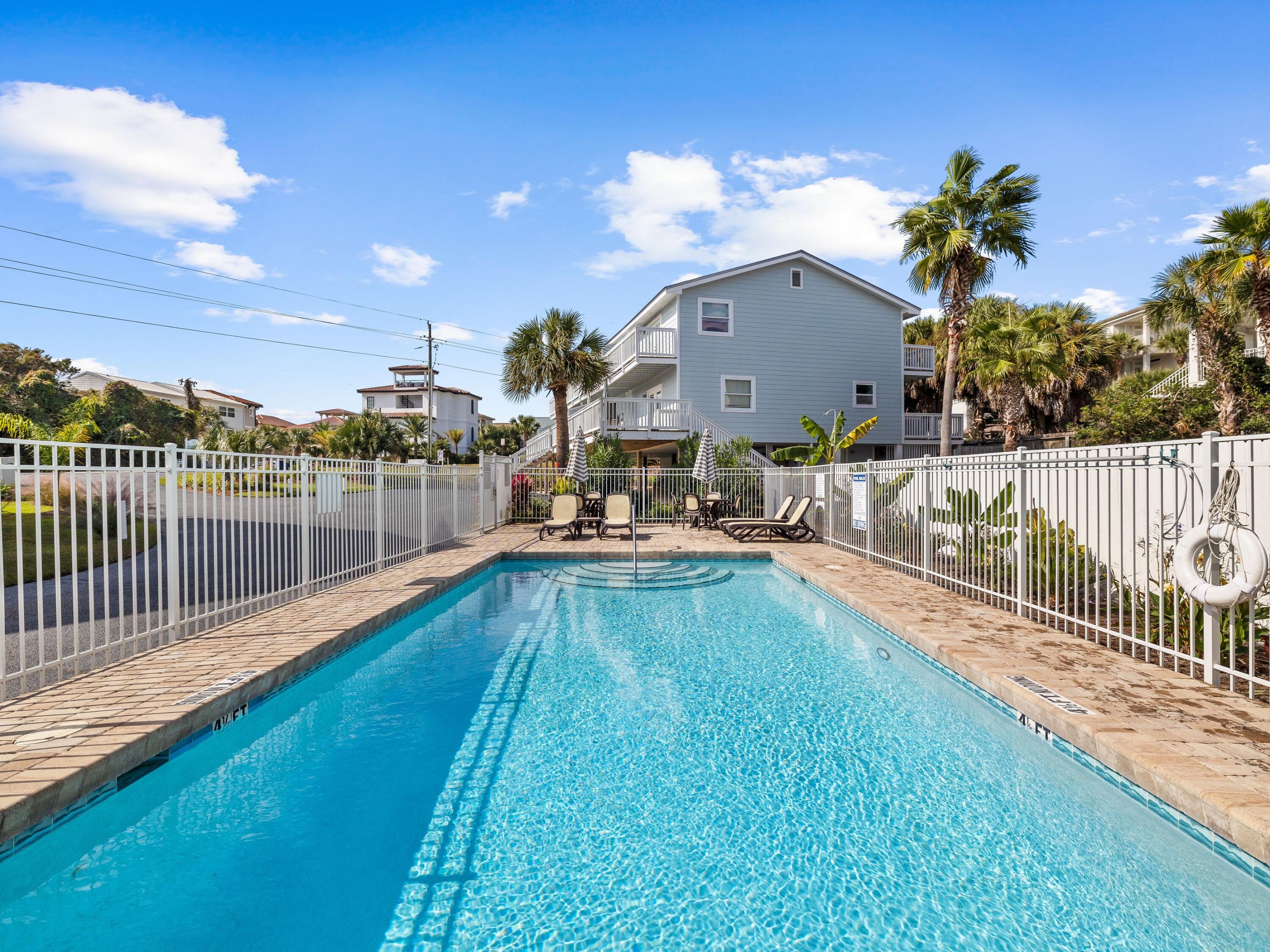SANDCASTLES BY THE SEA T/H PH 1 - Residential