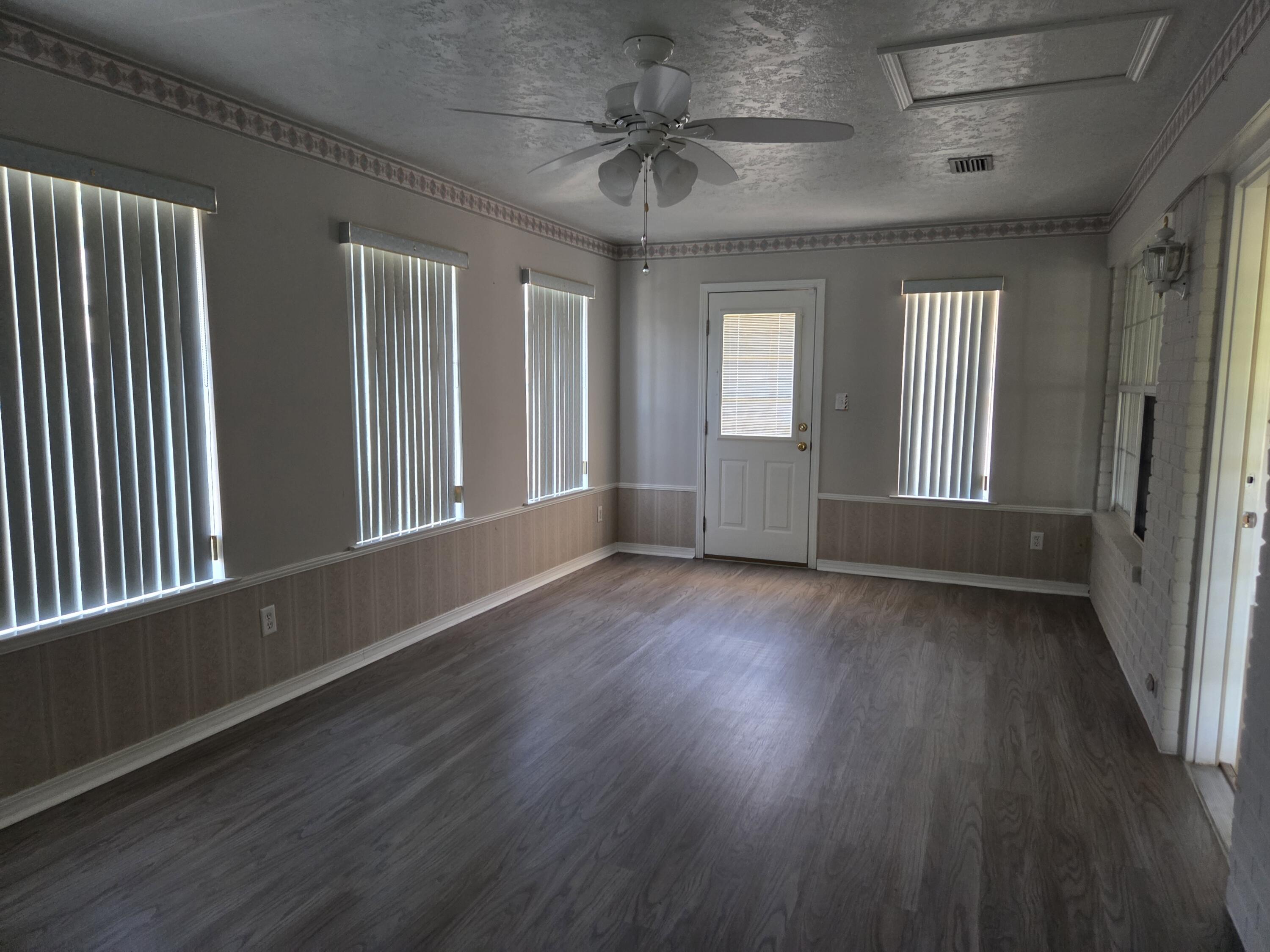 EMERALD VILLAGE S/D - Residential Lease
