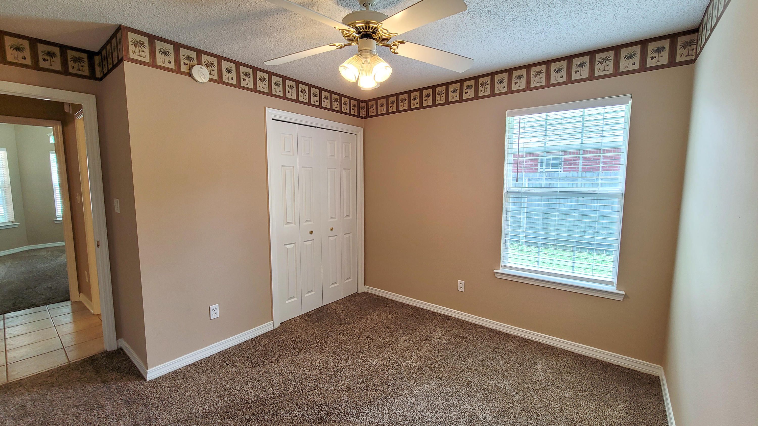 ROANOKE VILLAGE 1ST ADDITION - Residential