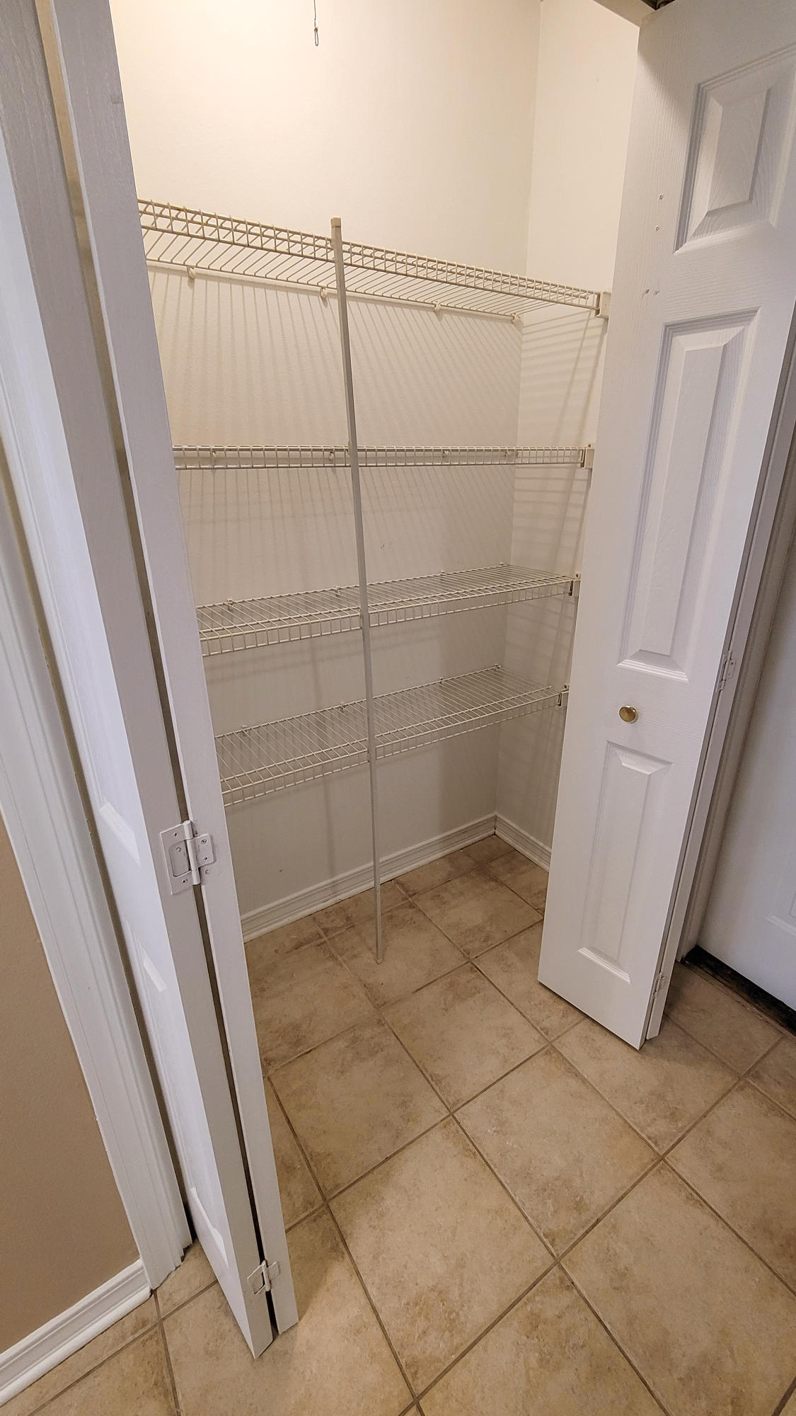 ROANOKE VILLAGE 1ST ADDITION - Residential