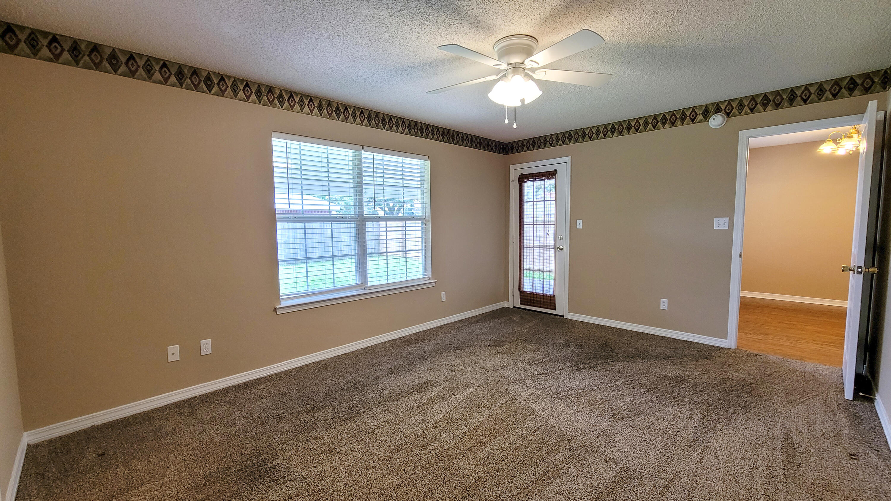 ROANOKE VILLAGE 1ST ADDITION - Residential