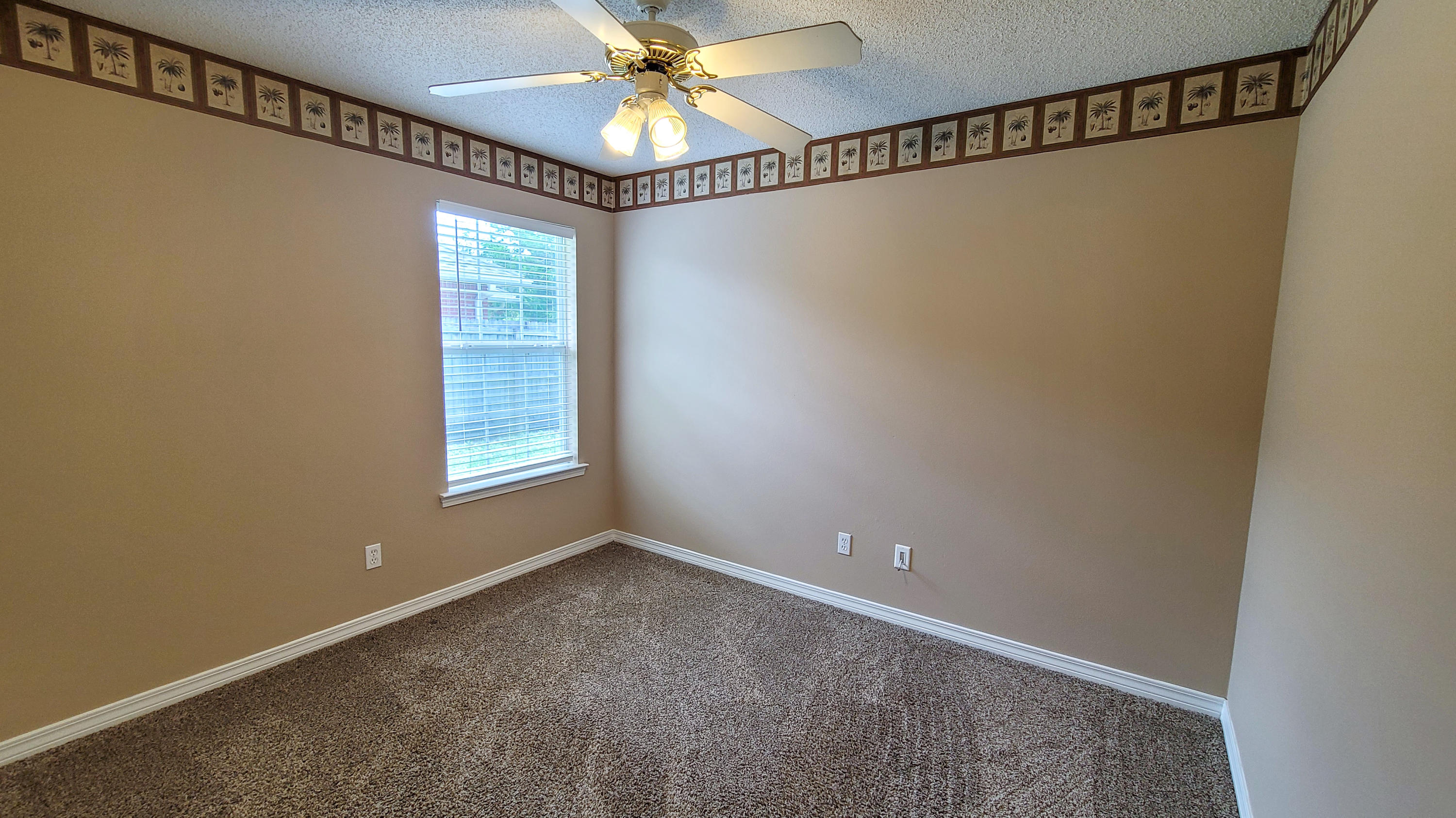 ROANOKE VILLAGE 1ST ADDITION - Residential