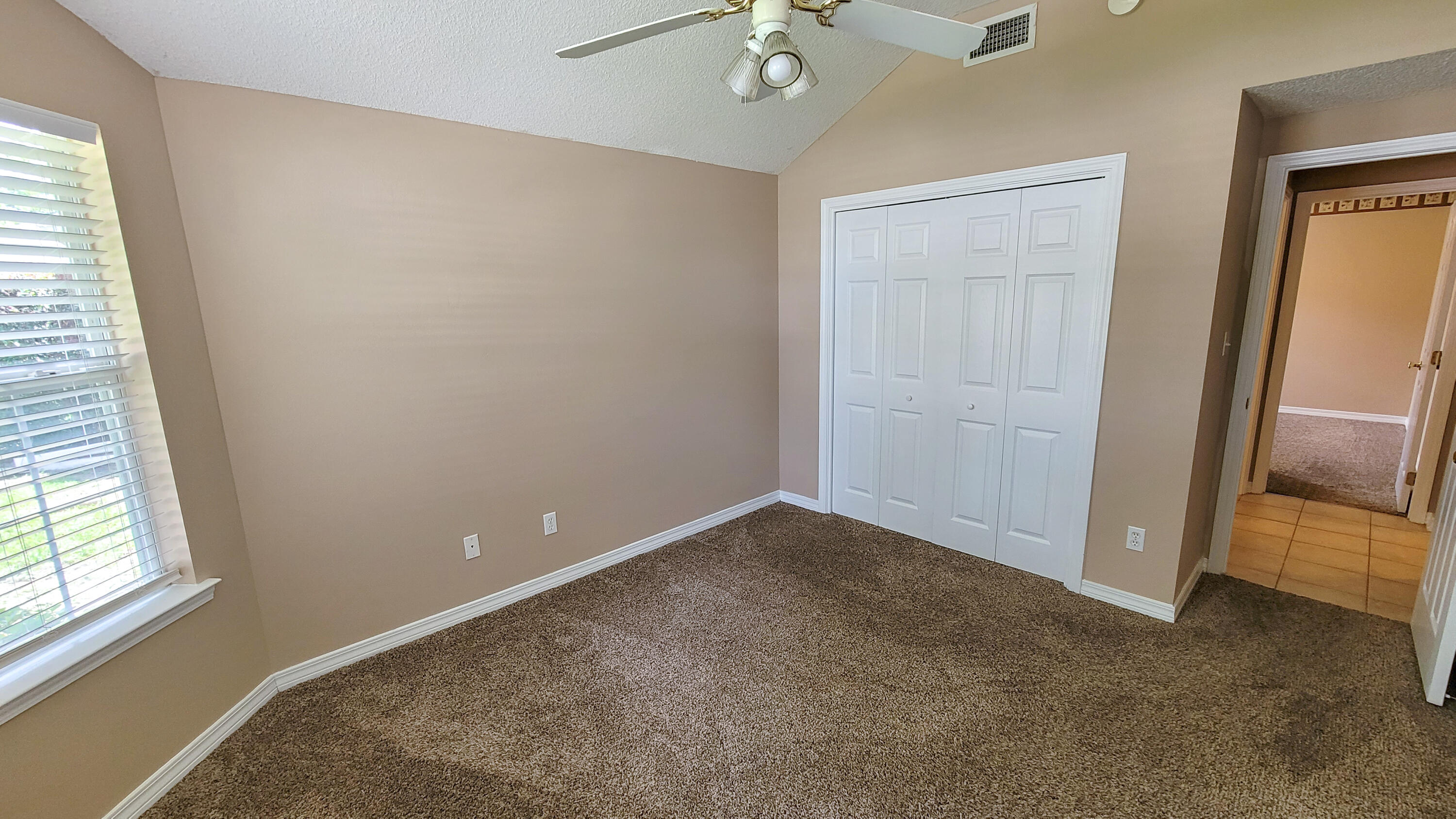 ROANOKE VILLAGE 1ST ADDITION - Residential