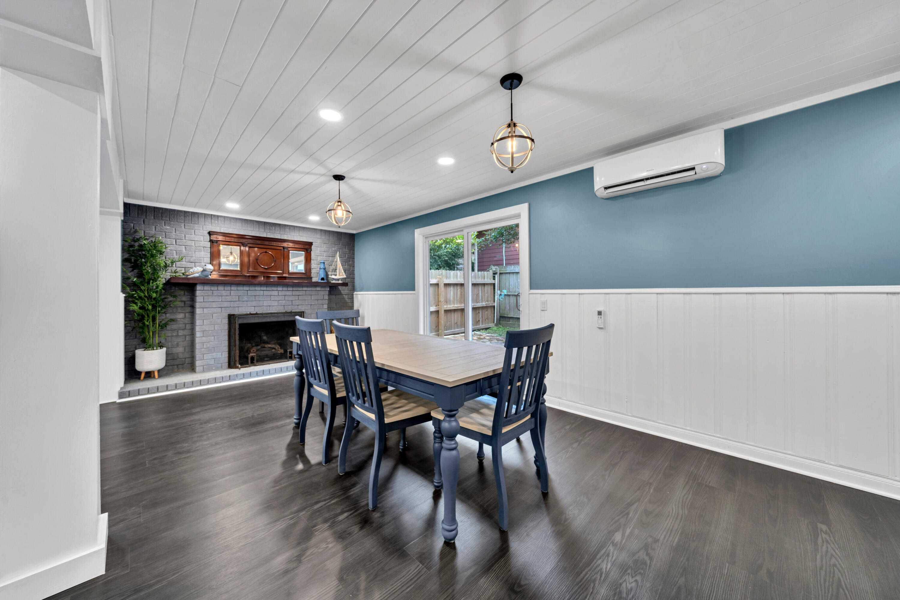 CAMP WALTON VILLAGE - Residential