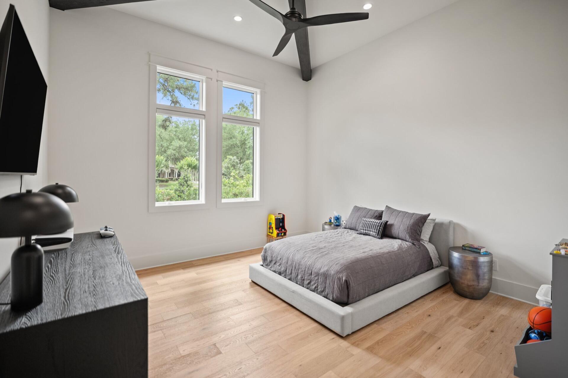 BURNT PINE - Residential