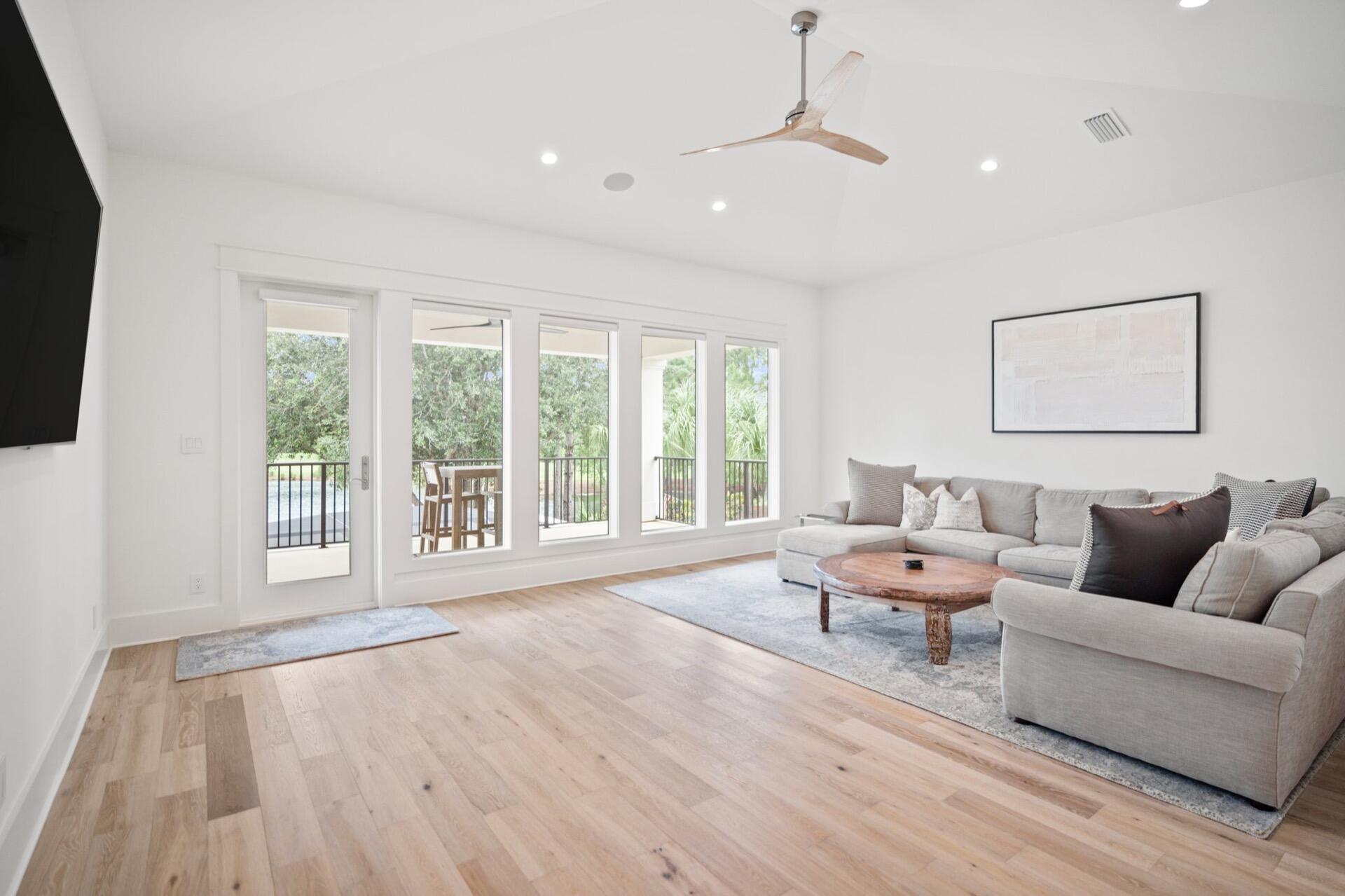 BURNT PINE - Residential