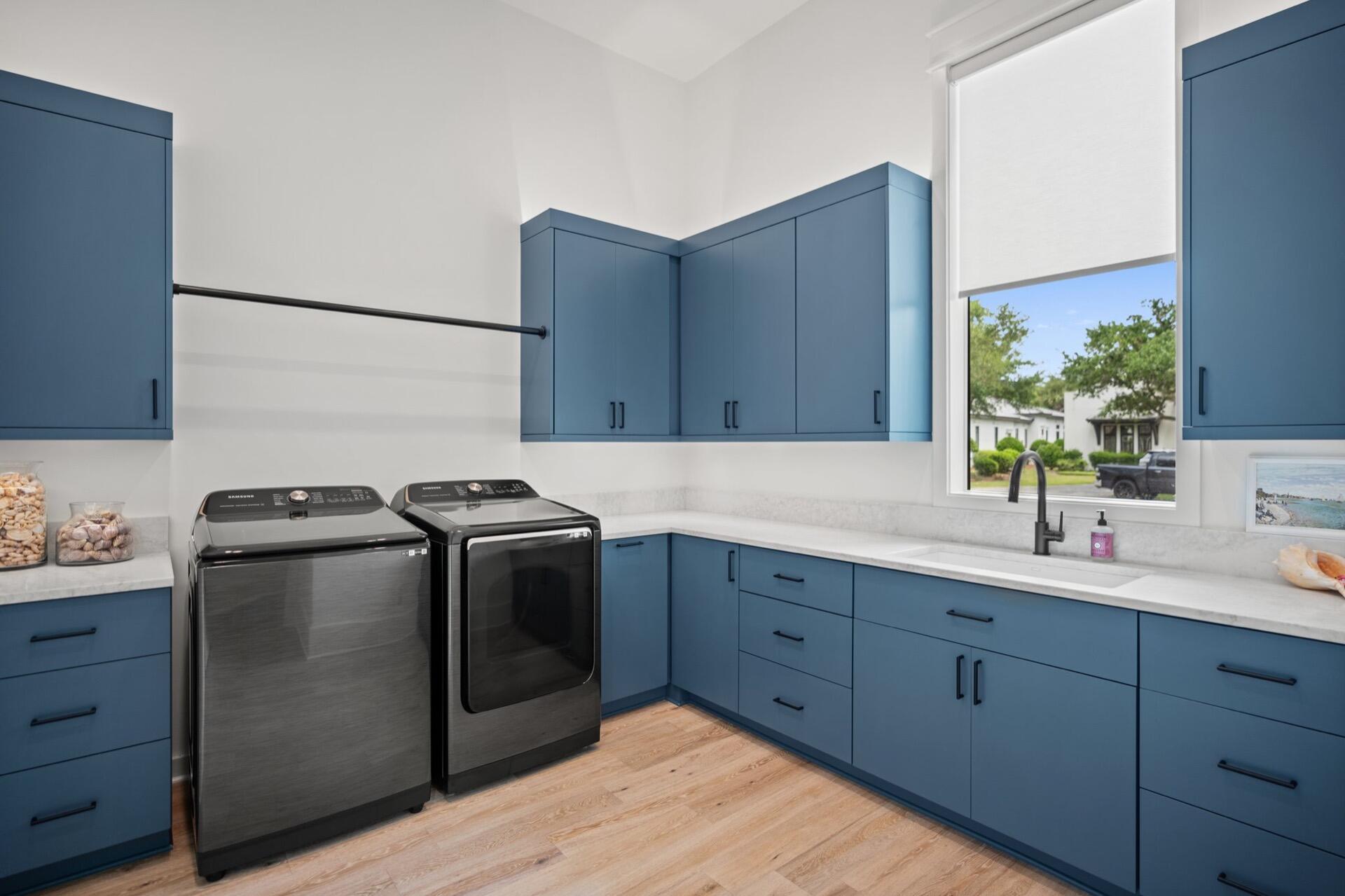 BURNT PINE - Residential