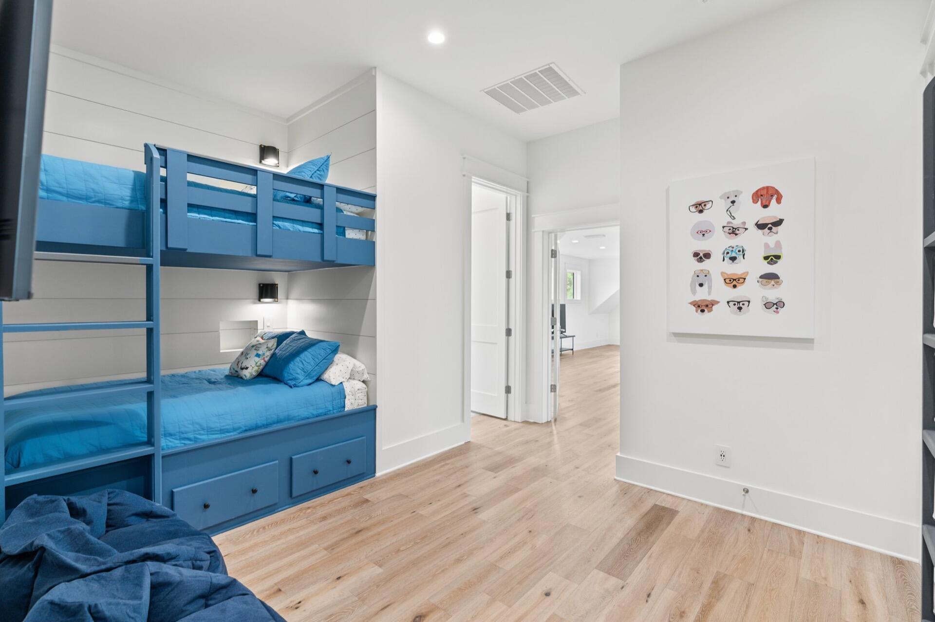 BURNT PINE - Residential