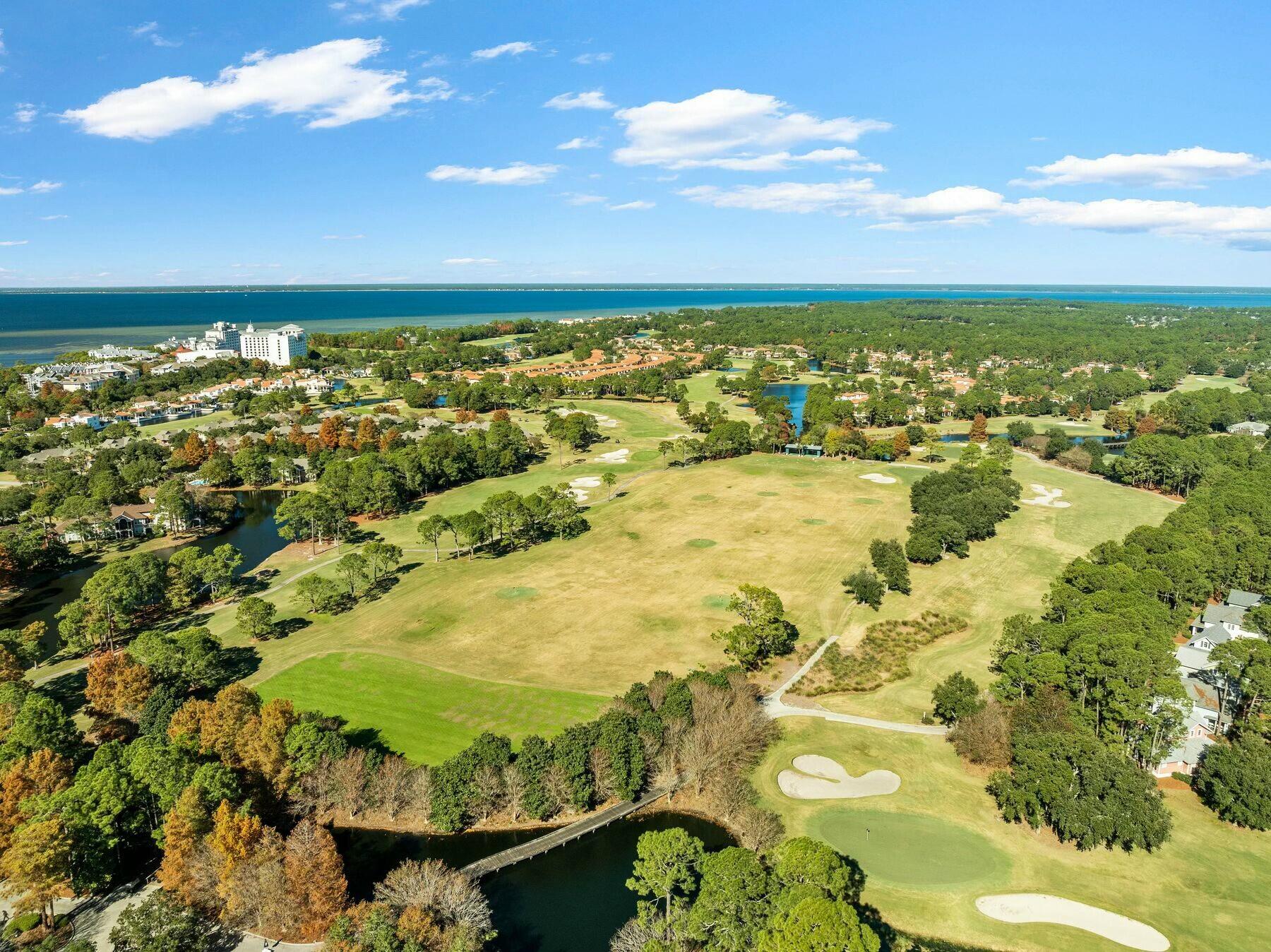 MAGNOLIA BAY - Residential