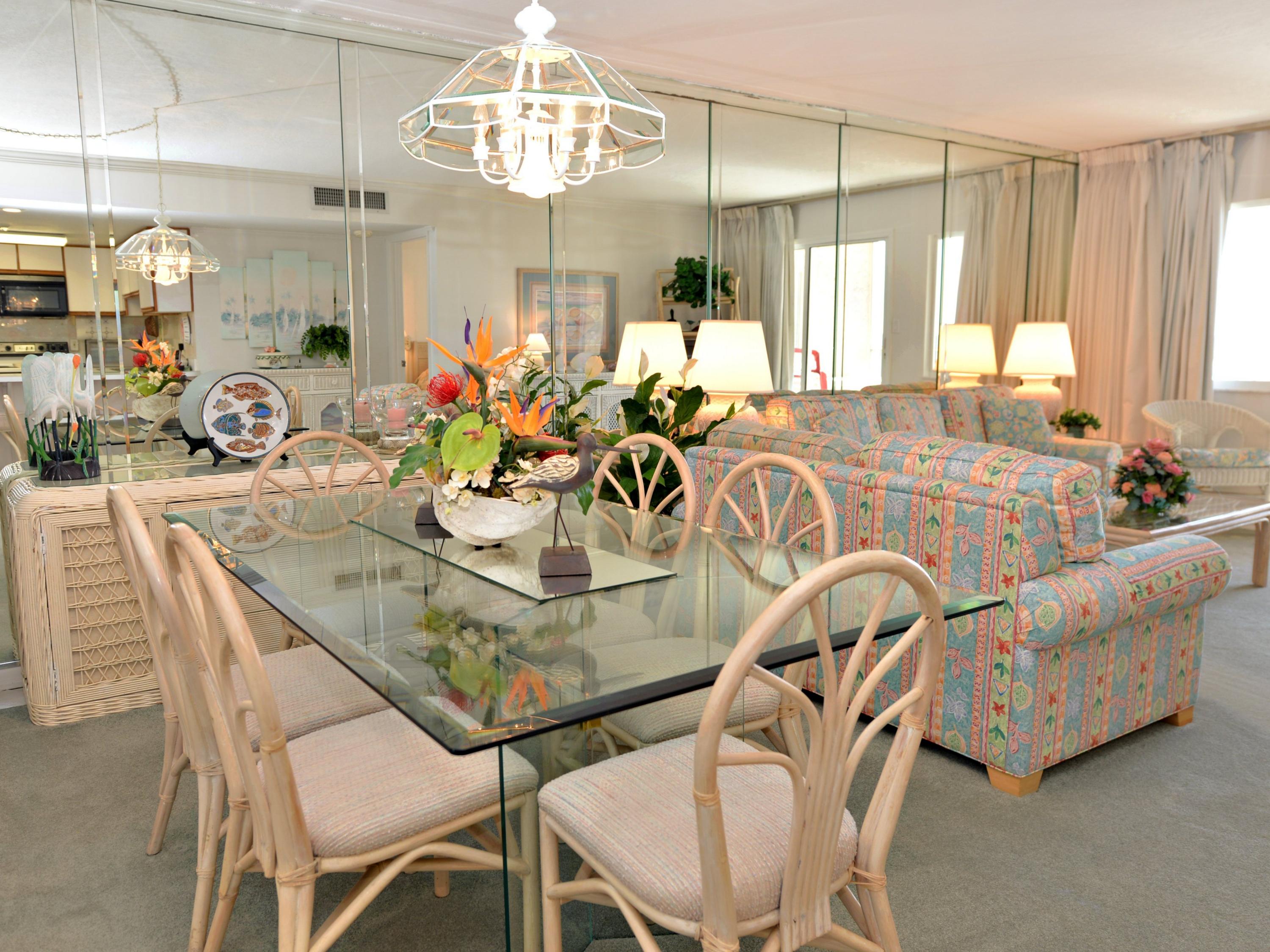 HOLIDAY SURF & RACQUET CLUB - Residential