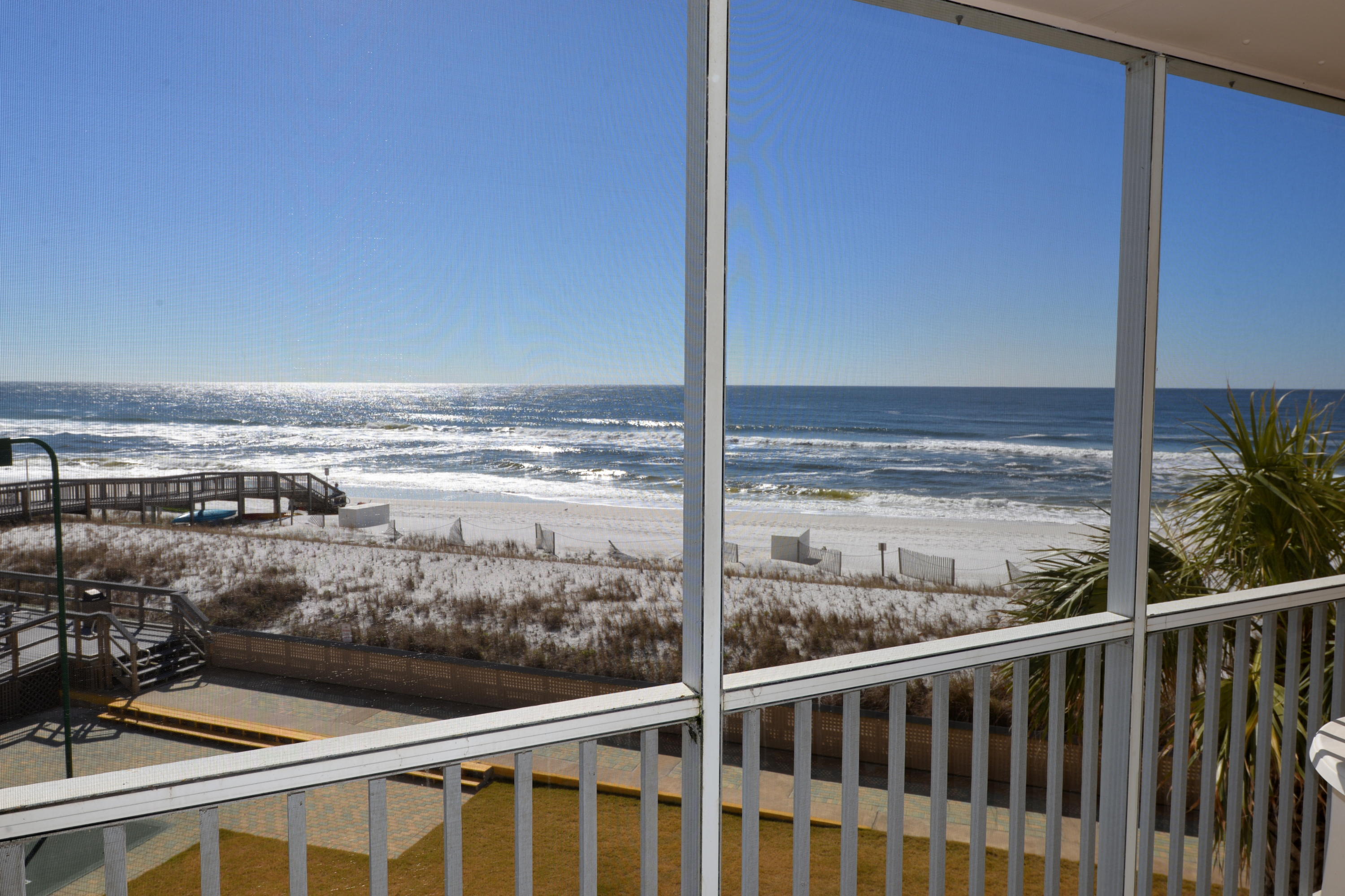 HOLIDAY SURF & RACQUET CLUB - Residential