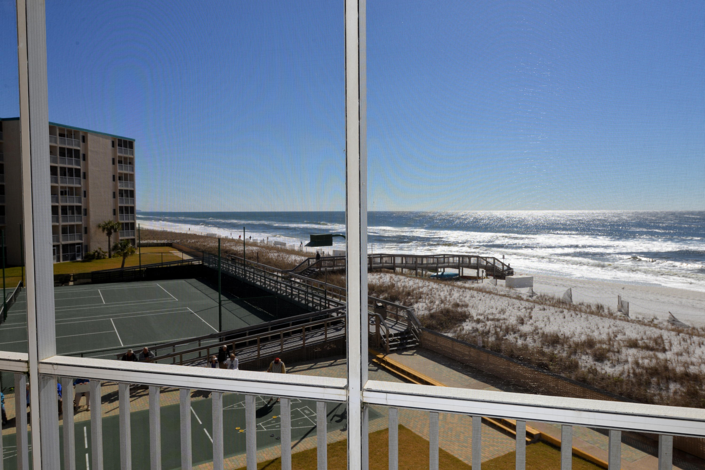 HOLIDAY SURF & RACQUET CLUB - Residential