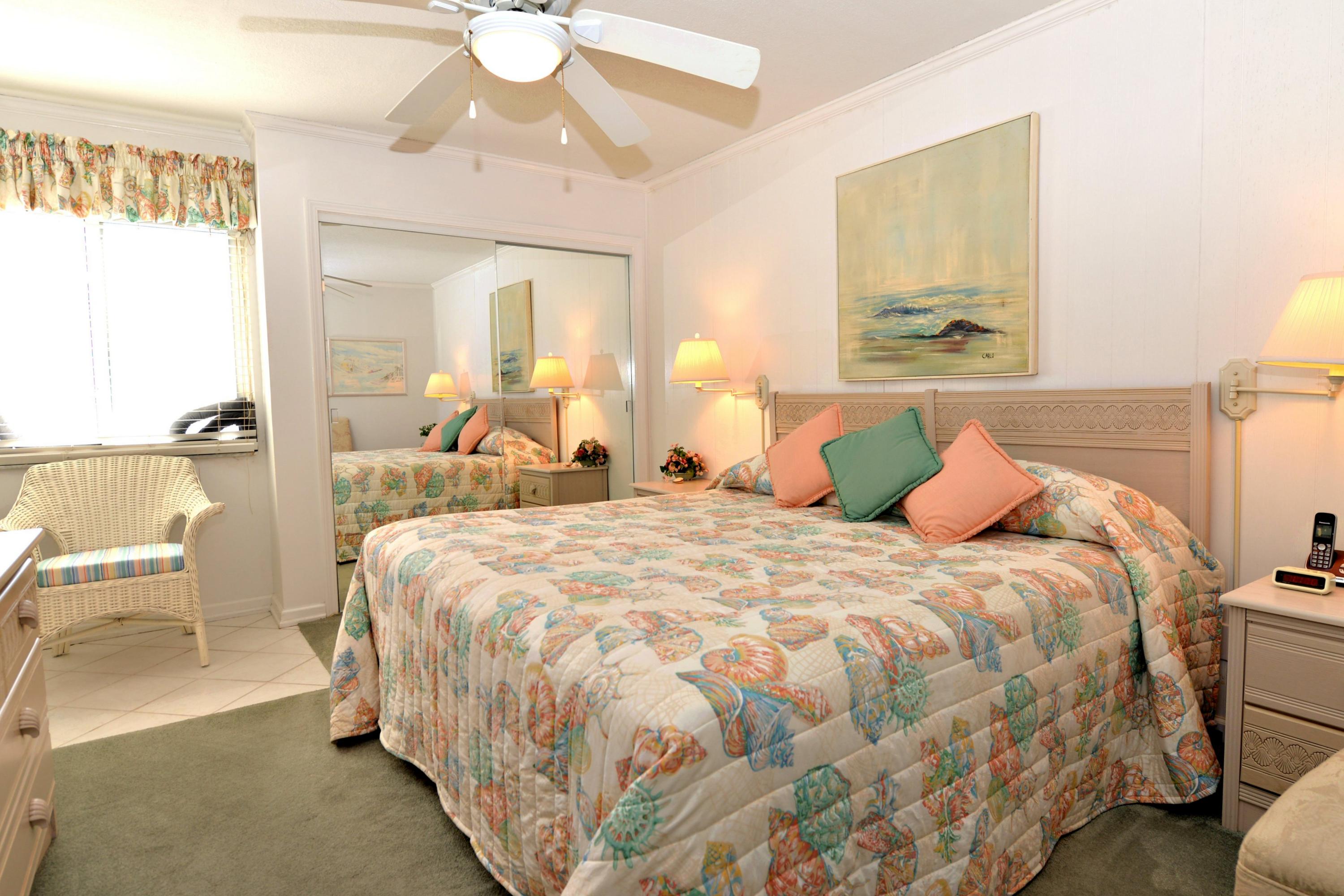 HOLIDAY SURF & RACQUET CLUB - Residential