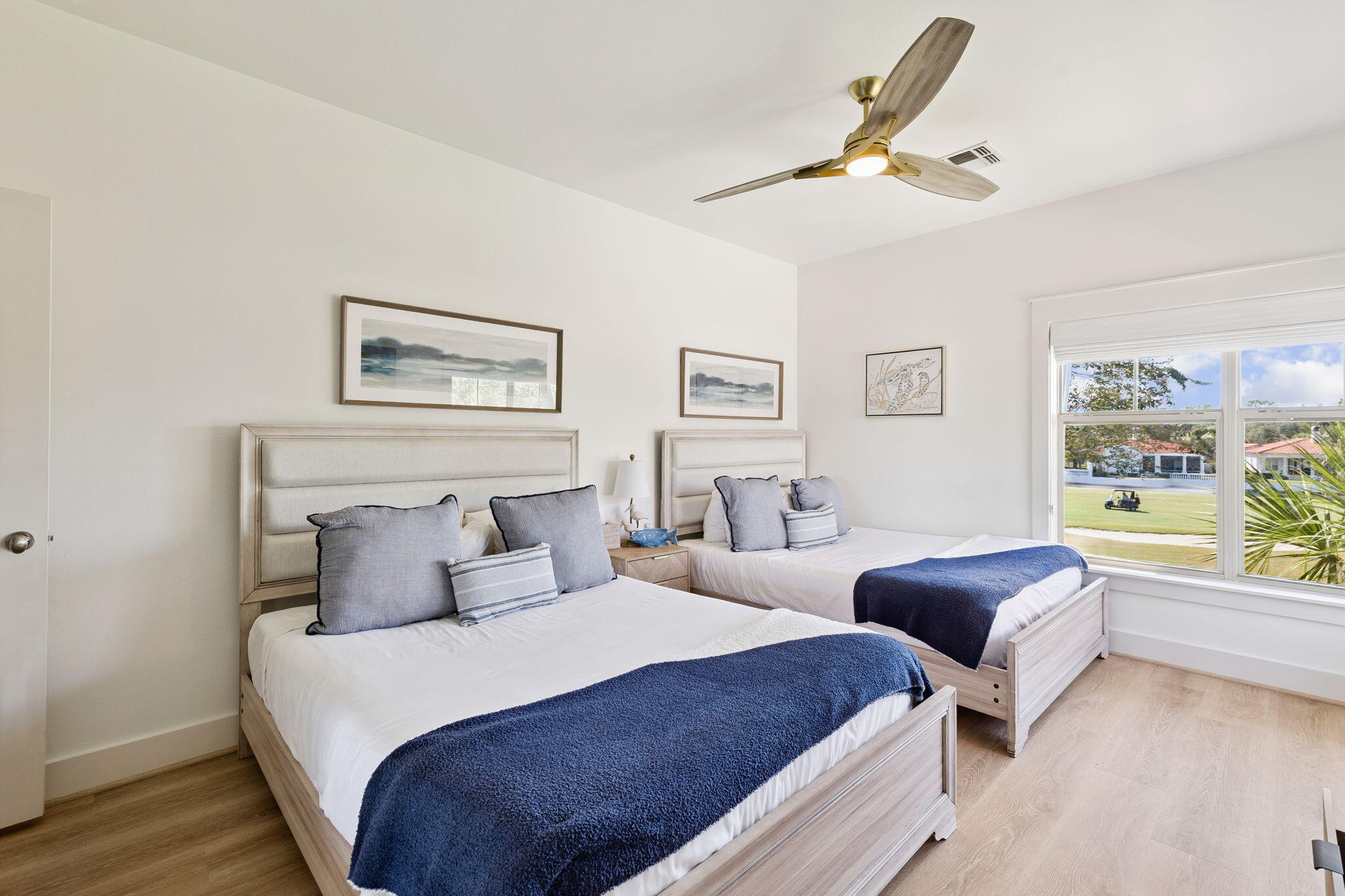 MAGNOLIA BAY - Residential