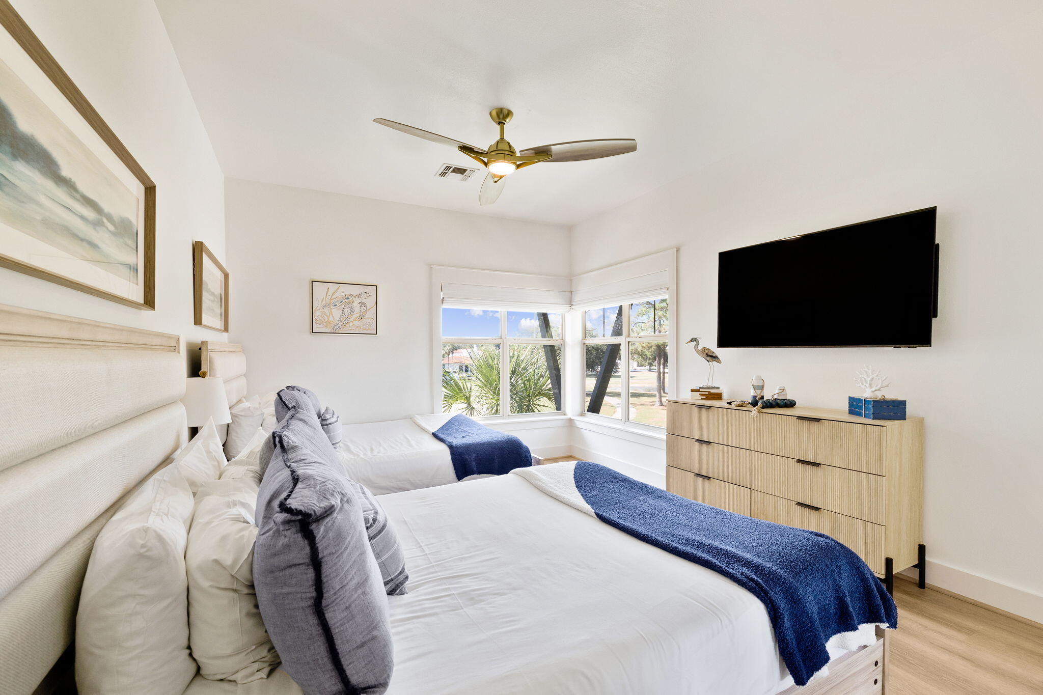 MAGNOLIA BAY - Residential