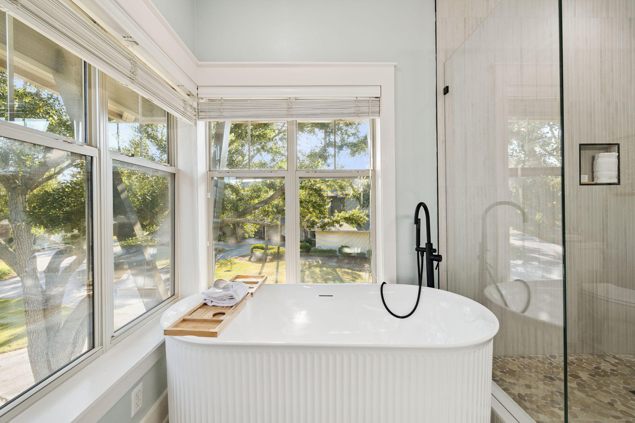 MAGNOLIA BAY - Residential