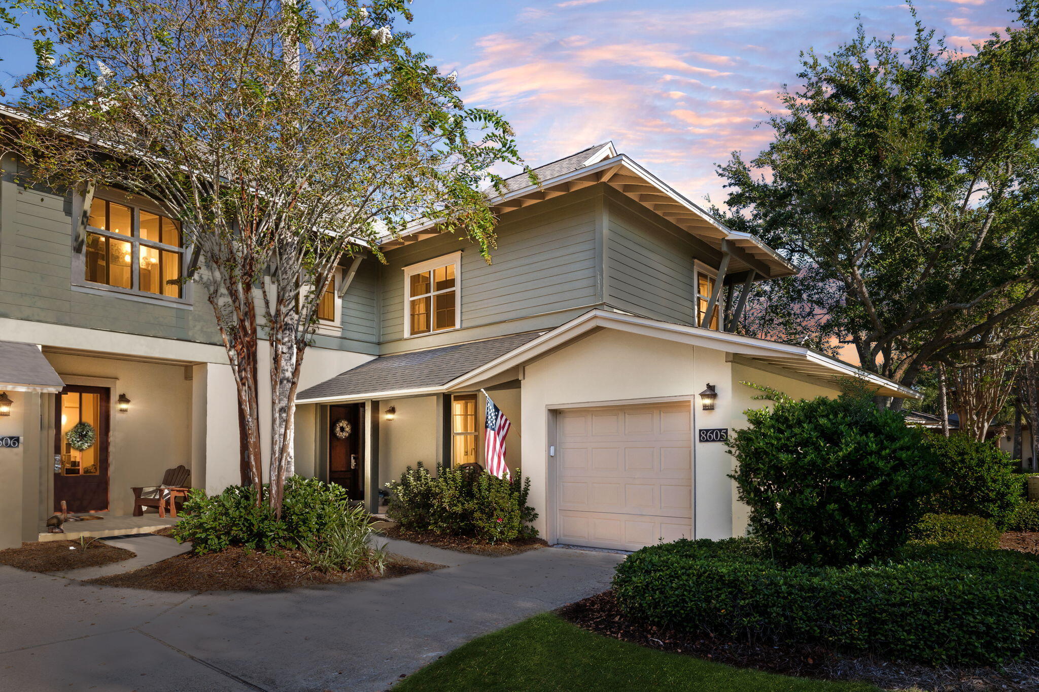 MAGNOLIA BAY - Residential