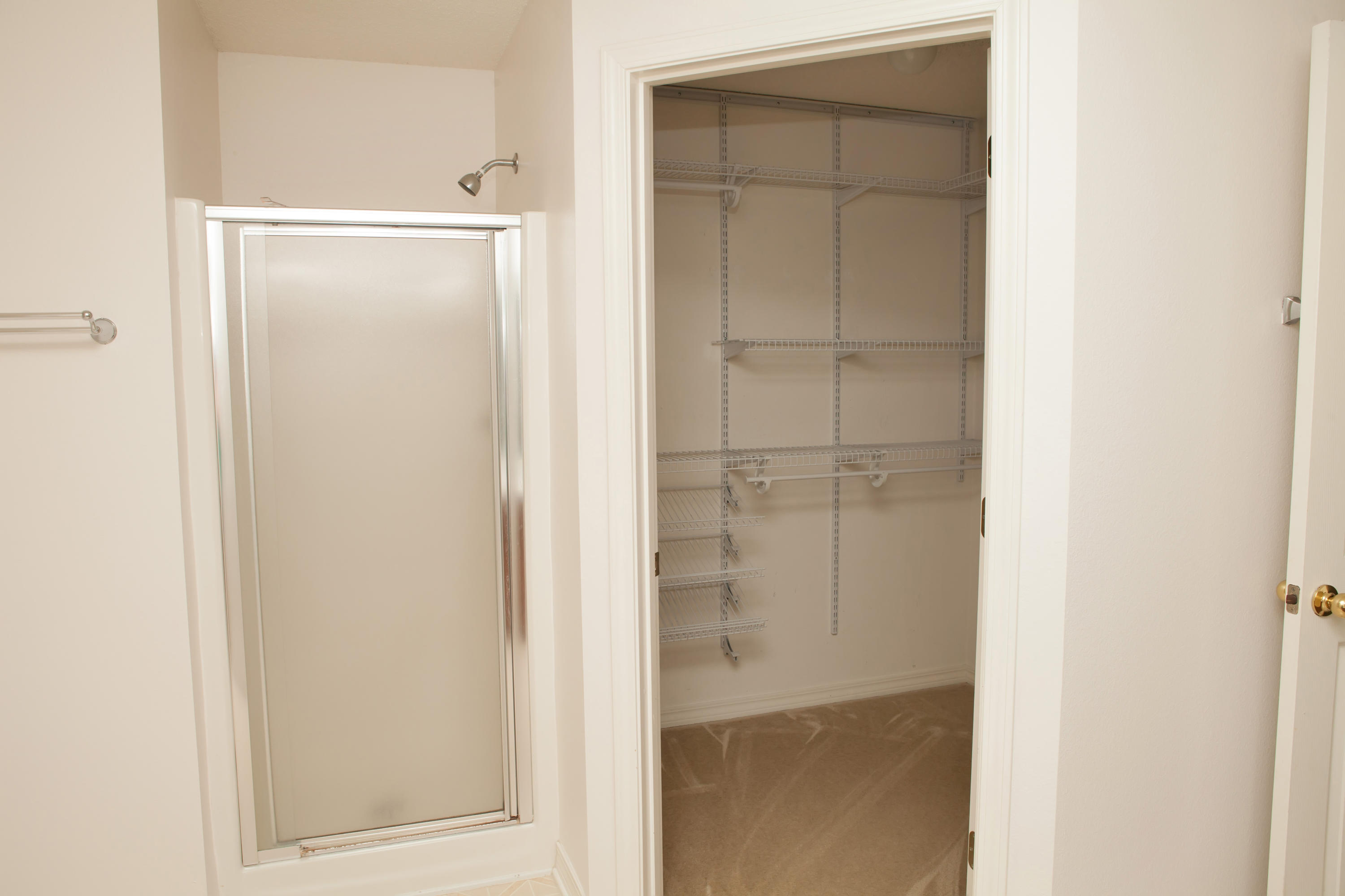 CREETWOODS - Residential