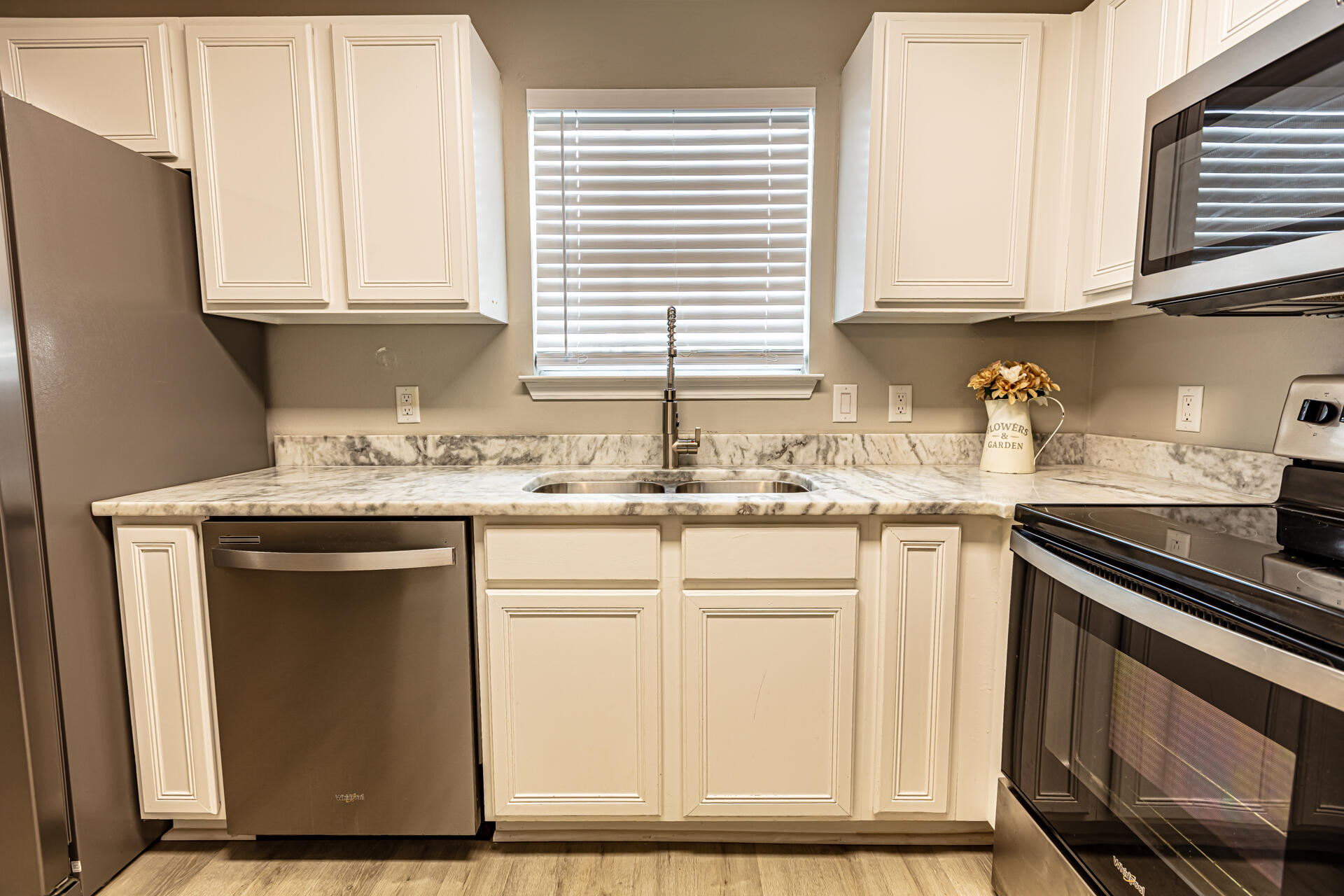 METES & BOUNDS - Residential Lease