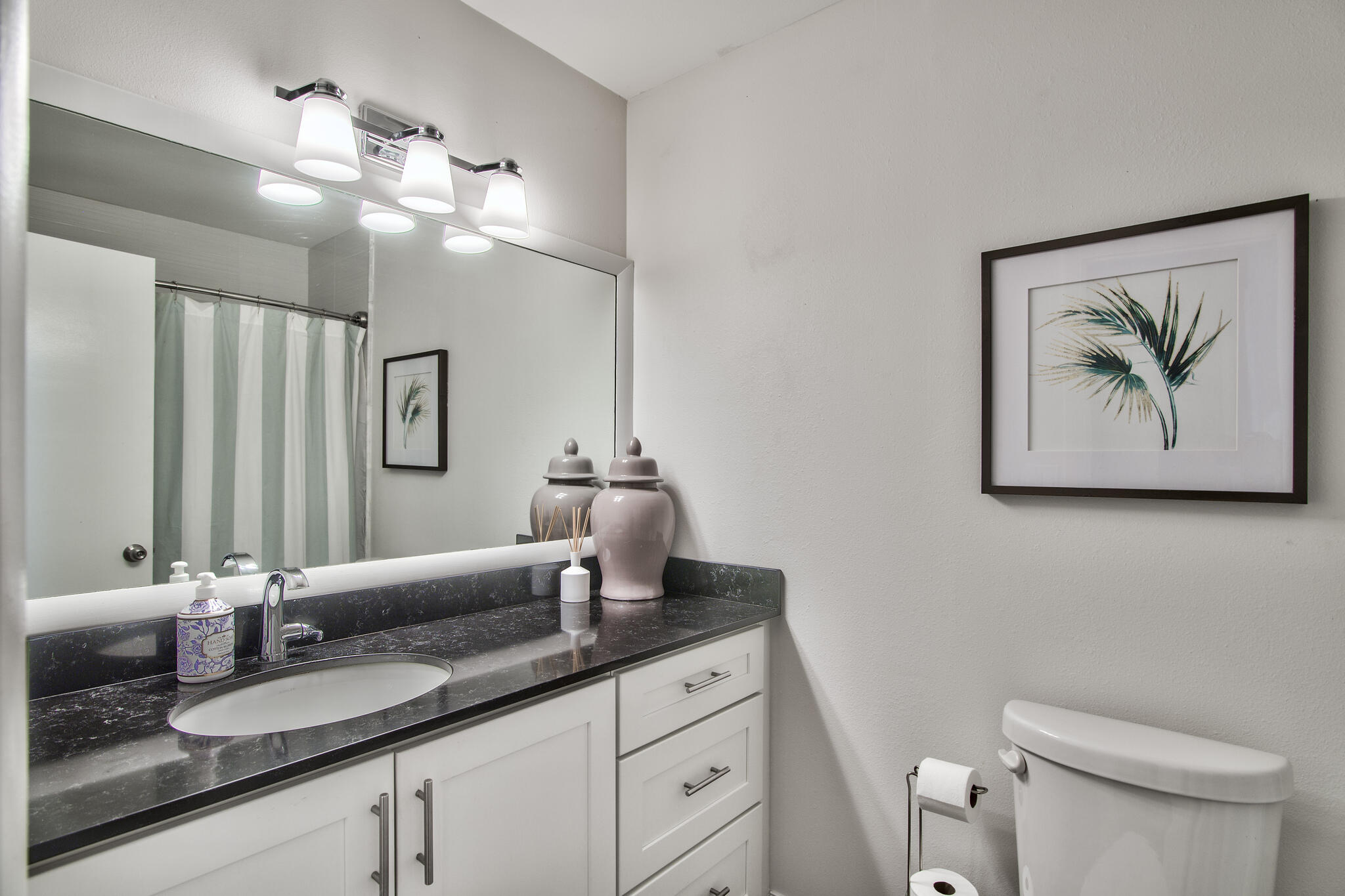 ROYAL OAK VILLAGE - Residential Lease