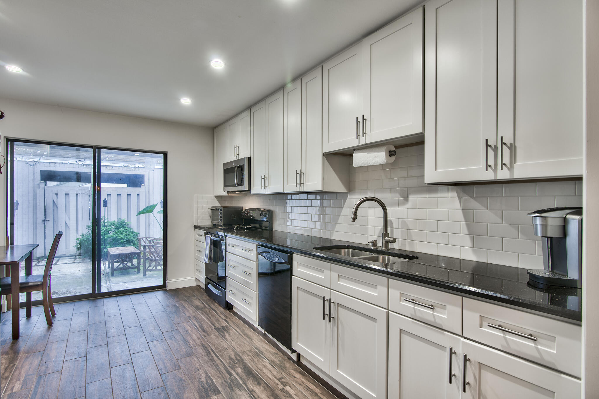 ROYAL OAK VILLAGE - Residential Lease