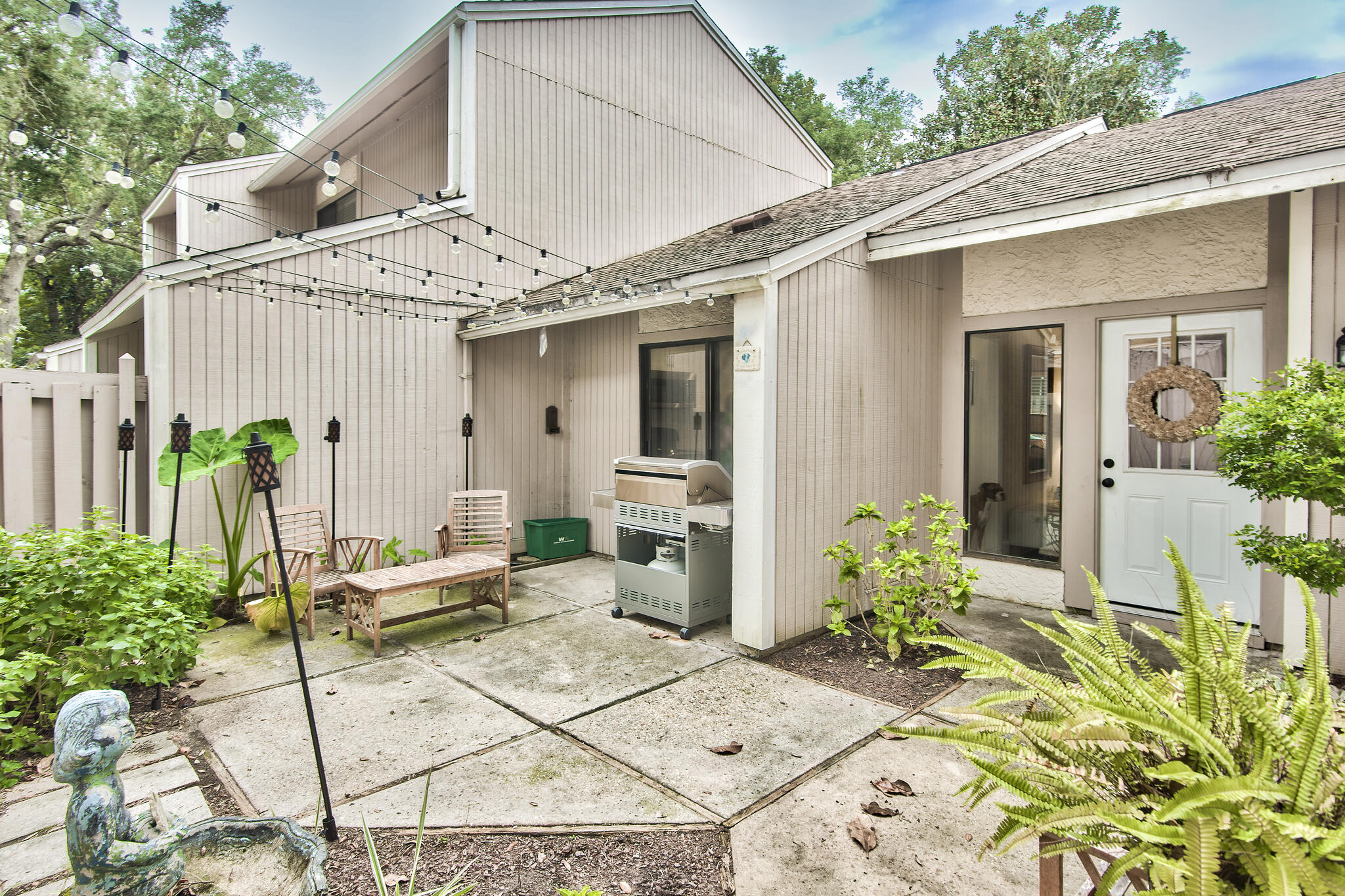 ROYAL OAK VILLAGE - Residential Lease