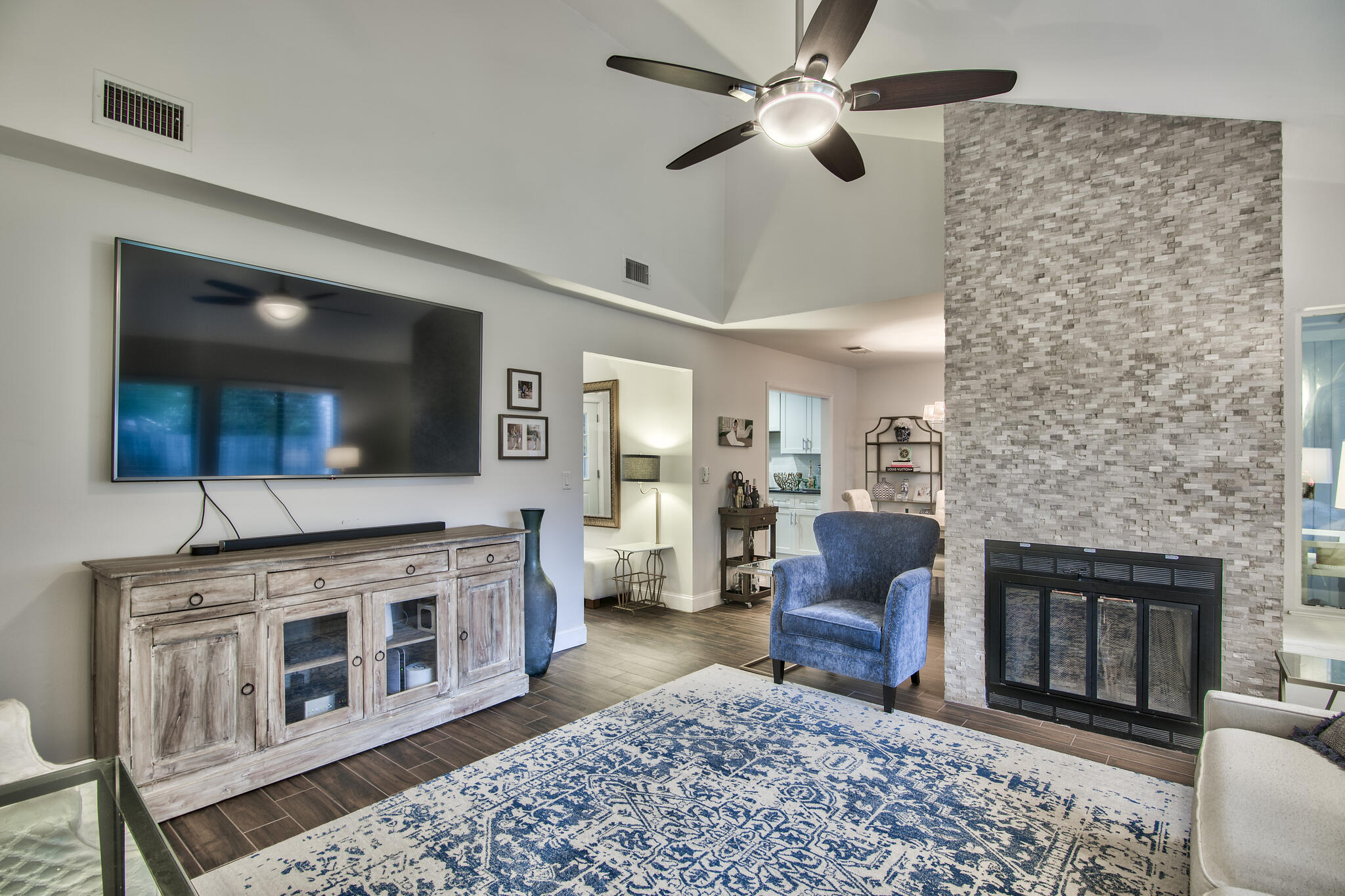 ROYAL OAK VILLAGE - Residential Lease