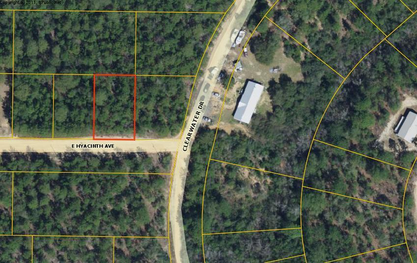 This is a beautiful wooded lot located in the Oakwood Hills subdivision in Mossy Head Florida.