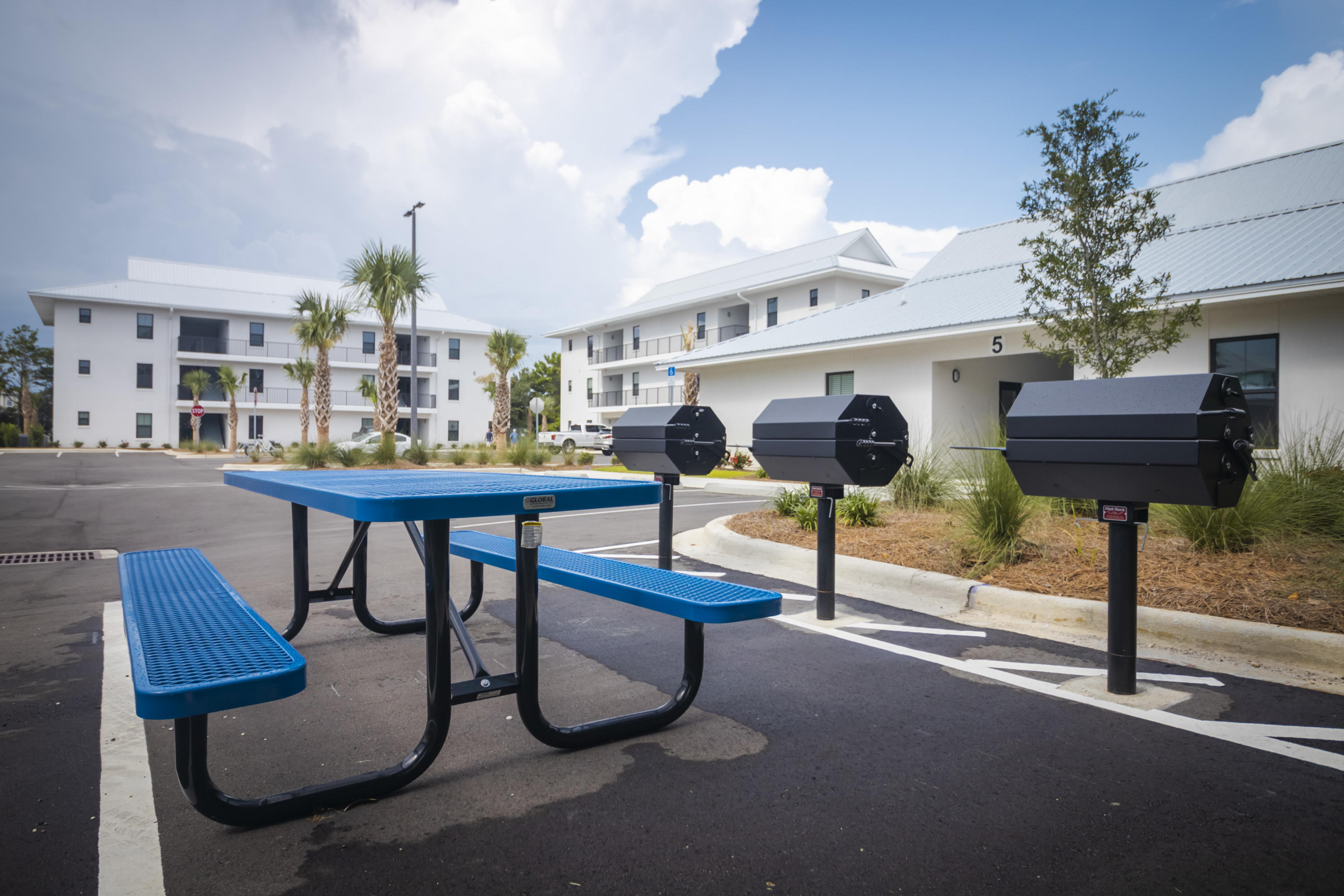 Hidden Lake condominiums - Residential