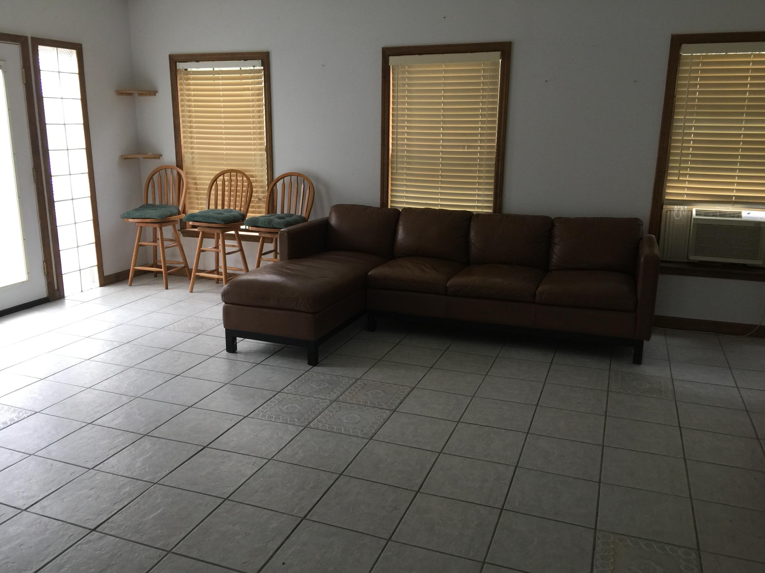 PINE MEADOWS 2ND ADDN - Residential