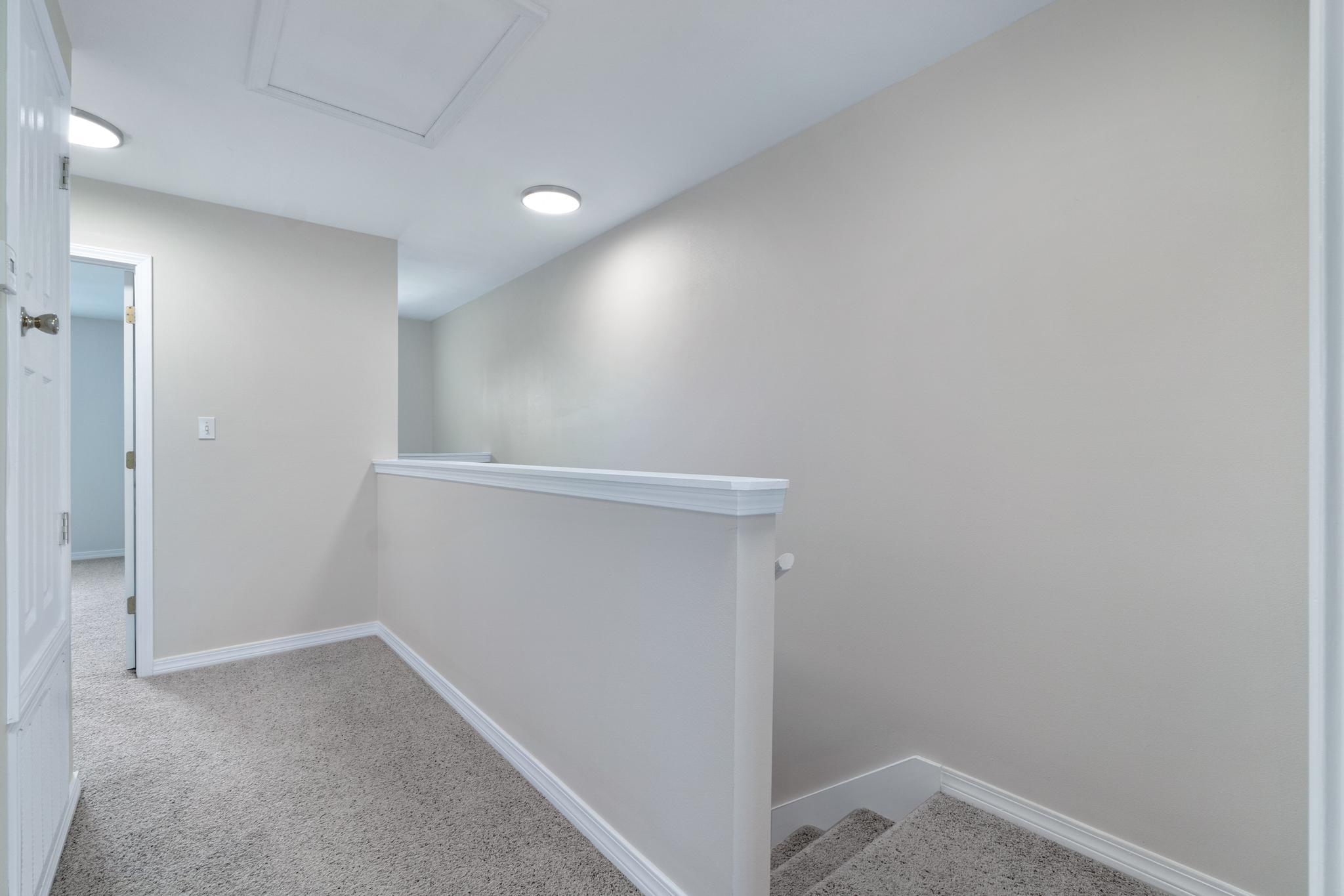 HOUSTON MANOR - Residential
