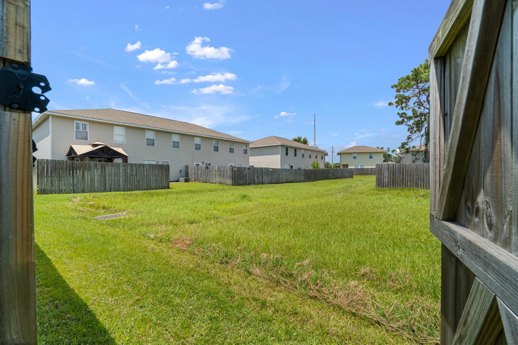 HOUSTON MANOR - Residential